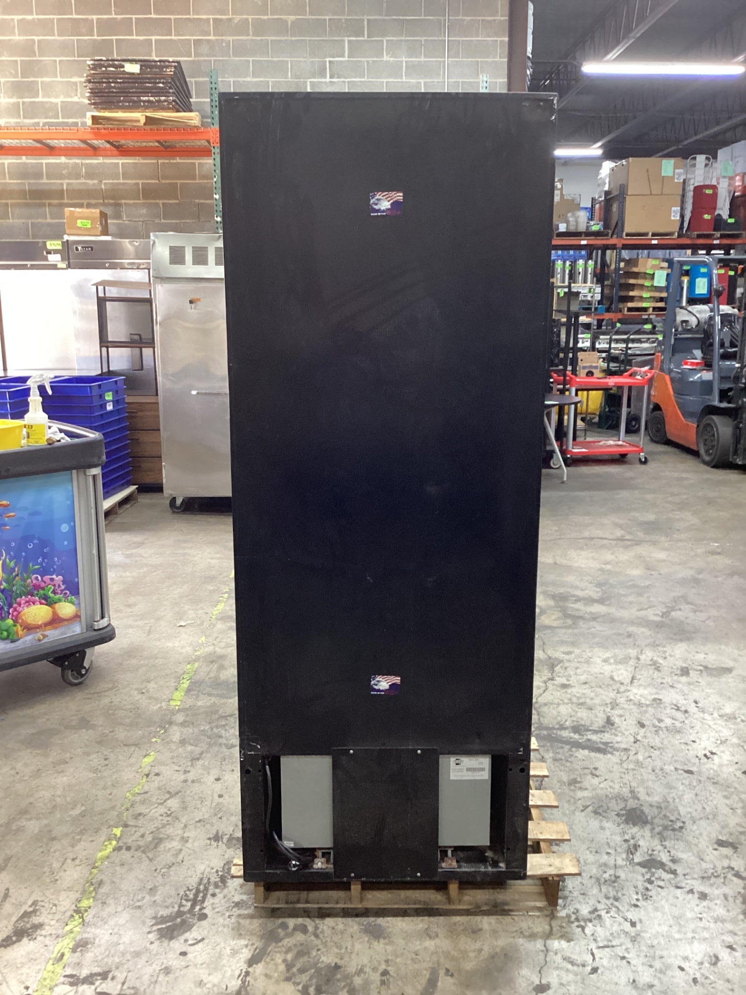 ROYAL VENDORS RVCFH-027-02 Reach In Refrigerator W/ Glass Door