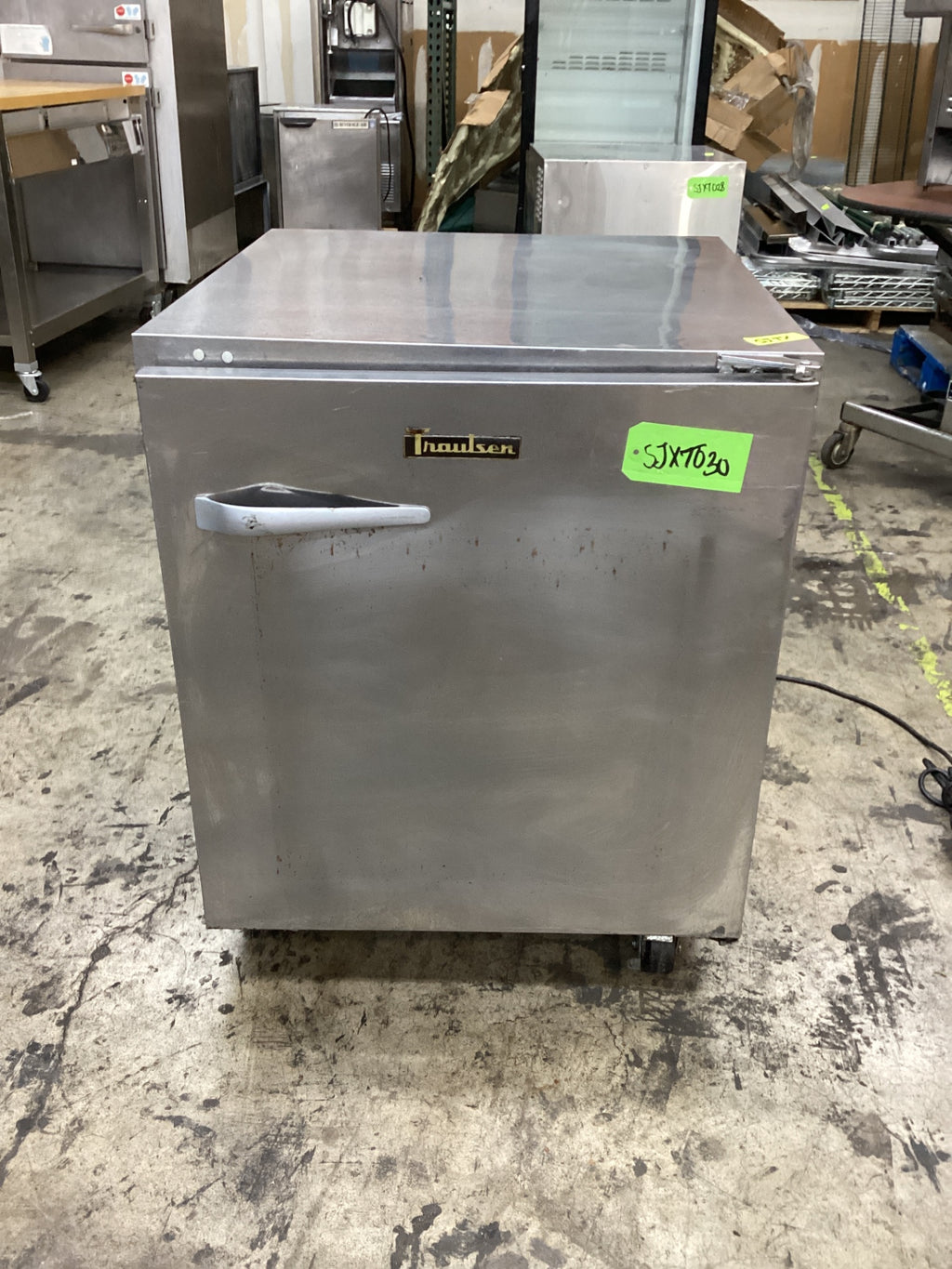 Traulsen ULT27-R Undercounter Refrigerator