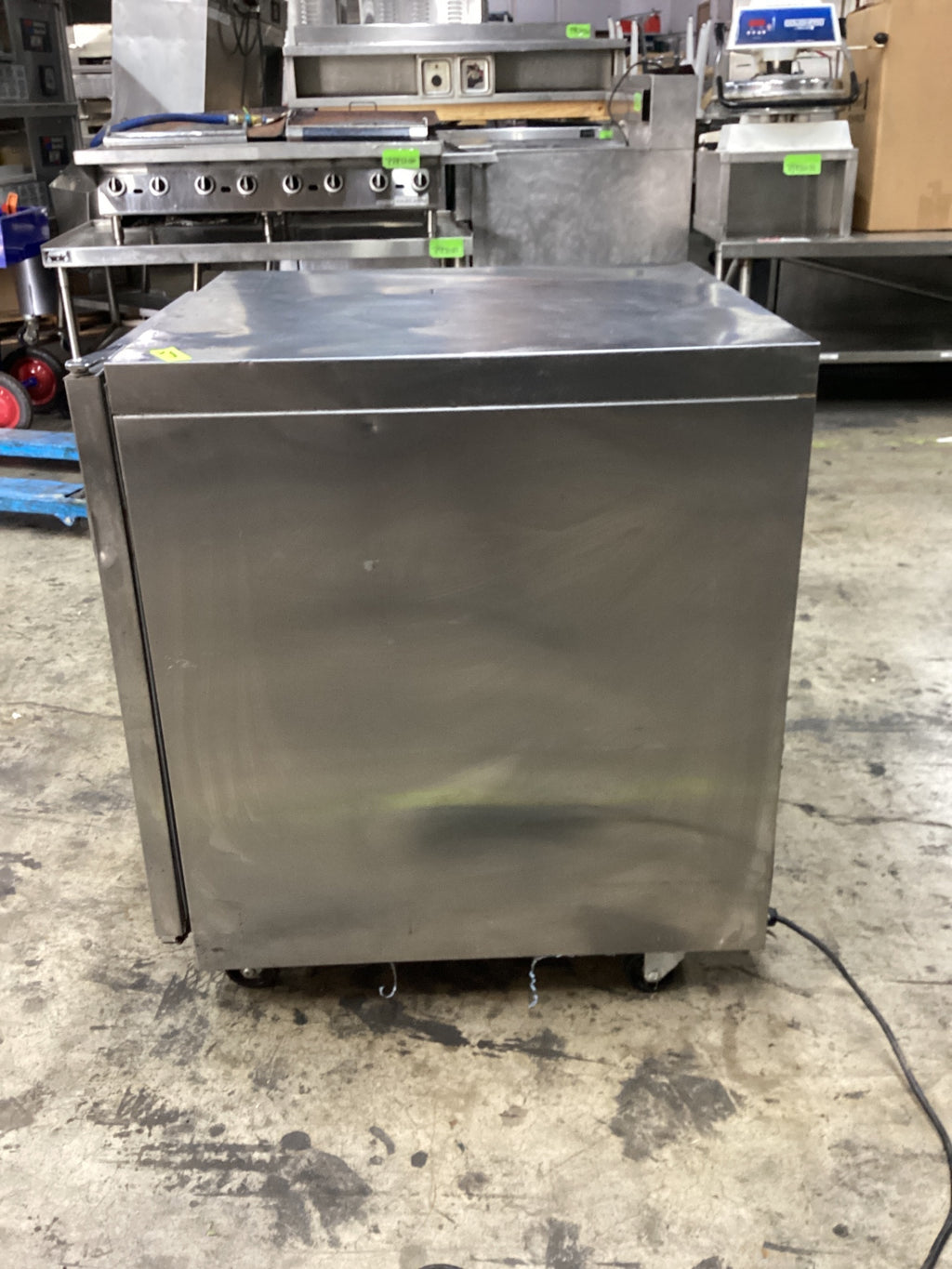Traulsen ULT27-R Undercounter Refrigerator