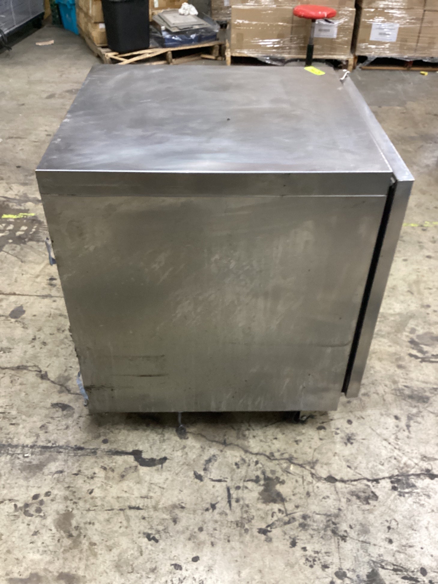 Traulsen ULT27-R Undercounter Refrigerator