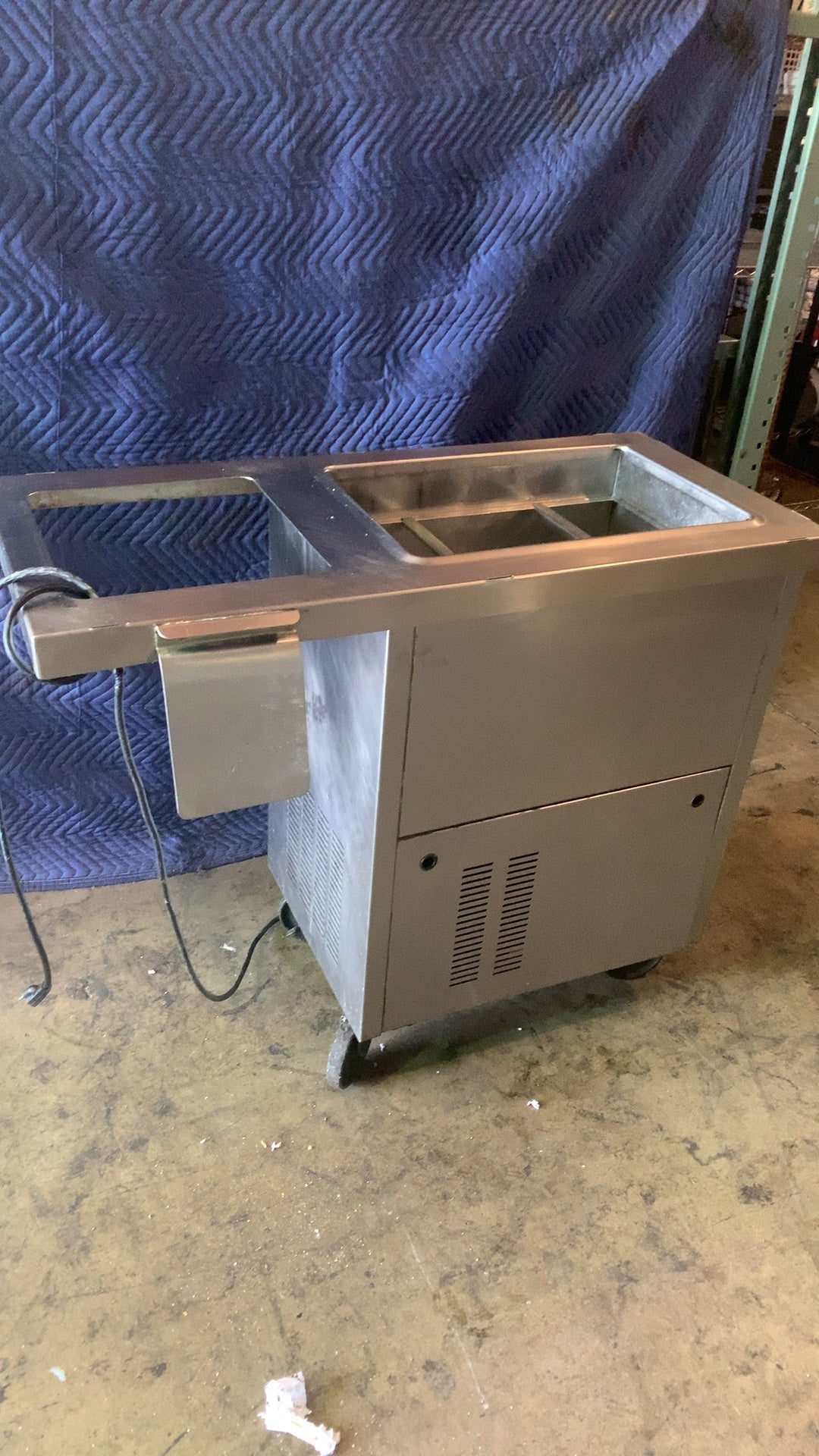 Wasserstrom CBR D452-03-41 Refrigerated Table, Mobile Cold Well, Prep Station 3-Pan Cold Well Stainless Steel On Casters