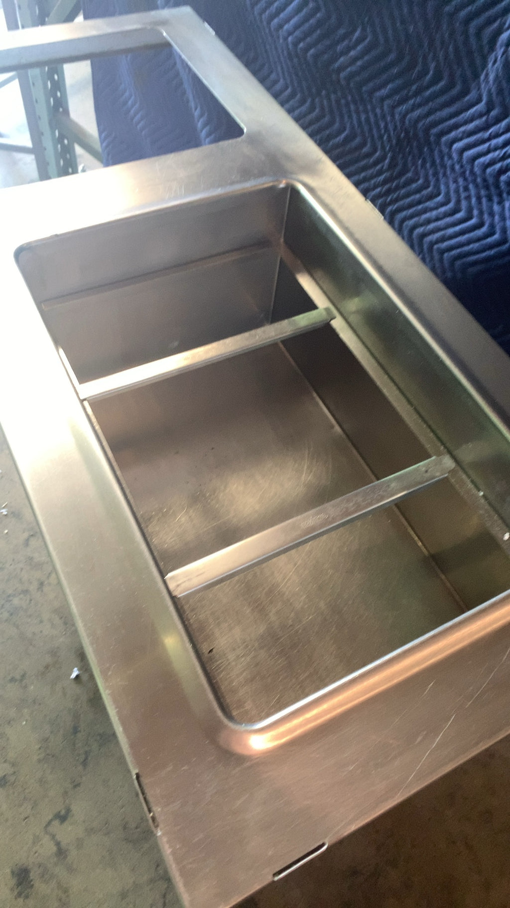 Wasserstrom CBR D452-03-41 Refrigerated Table, Mobile Cold Well, Prep Station 3-Pan Cold Well Stainless Steel On Casters