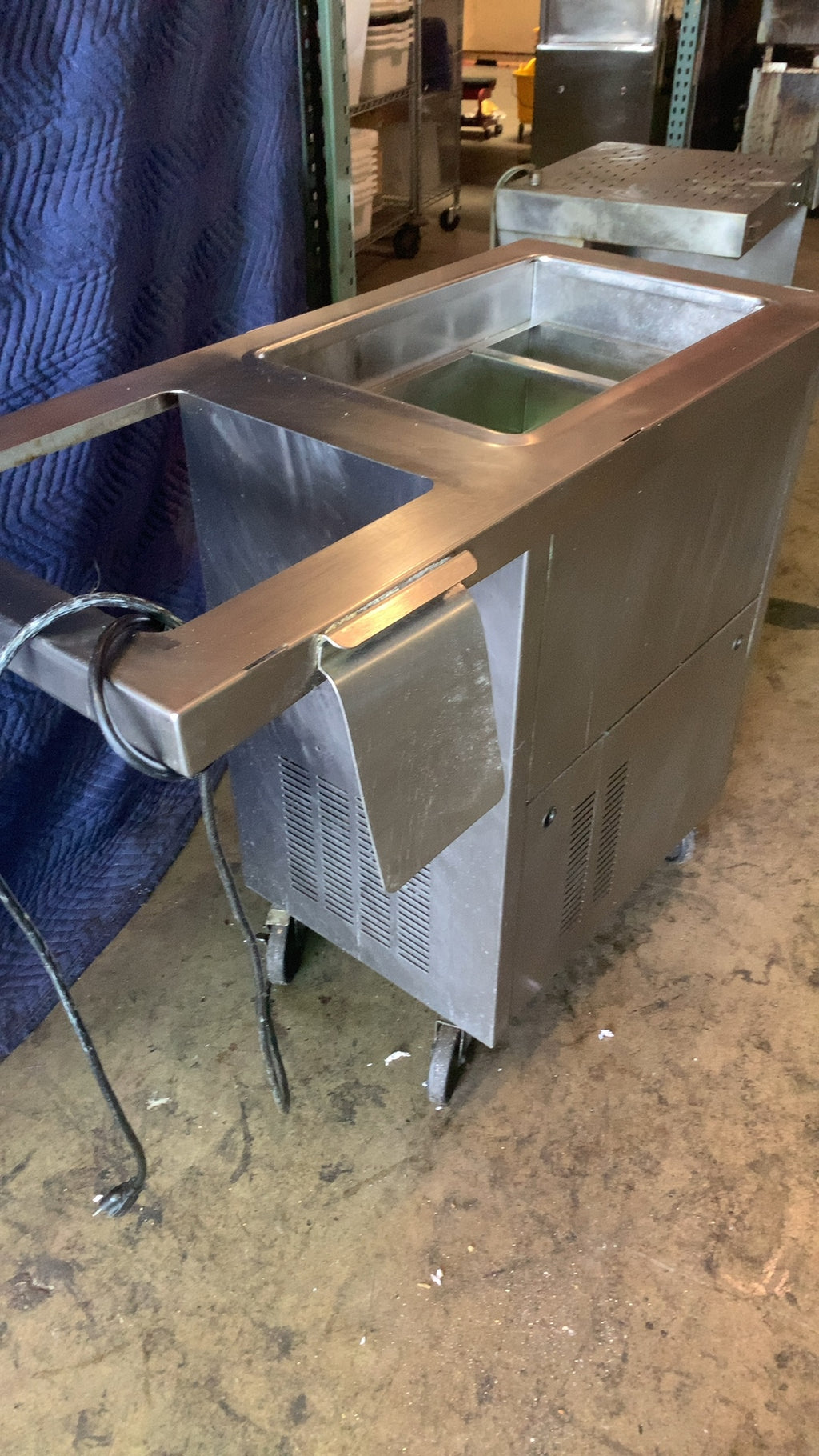 Wasserstrom CBR D452-03-41 Refrigerated Table, Mobile Cold Well, Prep Station 3-Pan Cold Well Stainless Steel On Casters