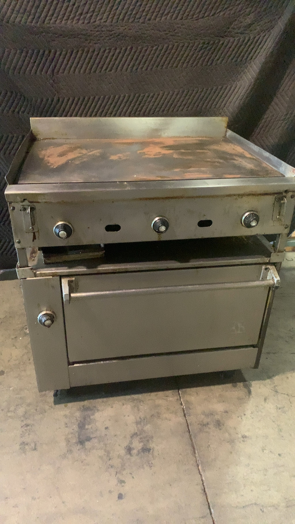 Jade Range JGR-36 Griddle Range, Commercial 3 Burners, Oven Base
