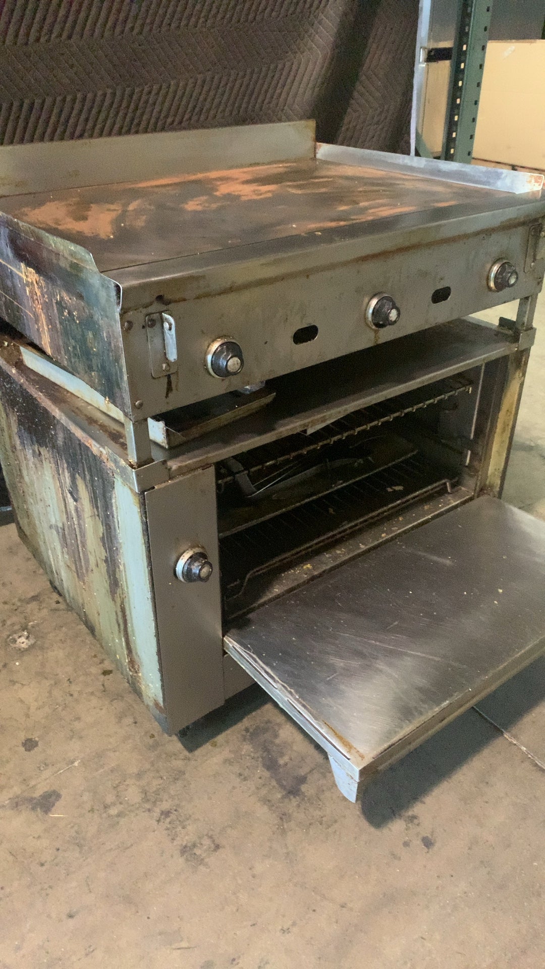 Jade Range JGR-36 Griddle Range, Commercial 3 Burners, Oven Base