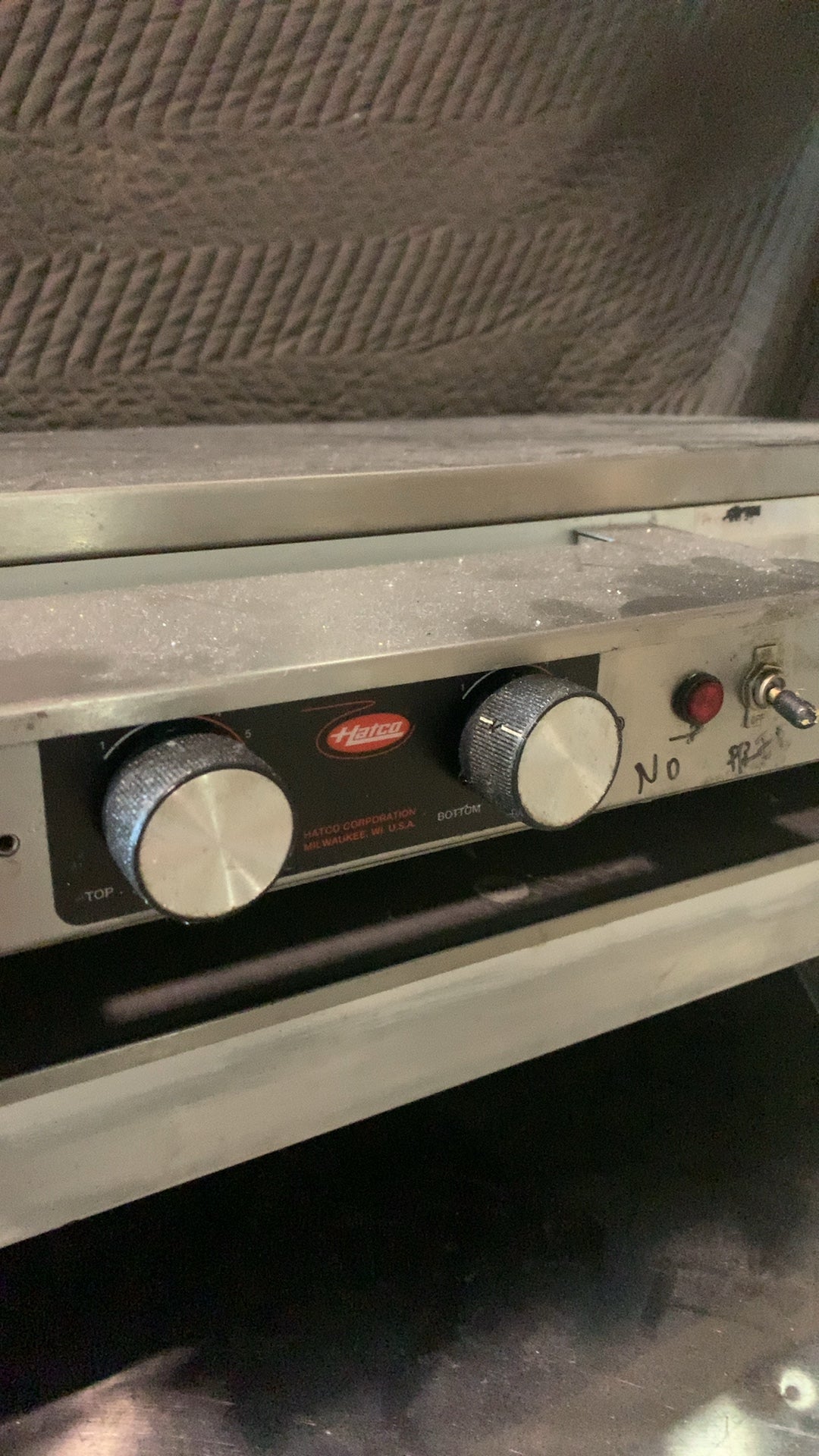 Hatco HSM-1400 Countertop Heated Shelf, Top And Bottom Heat Controls
