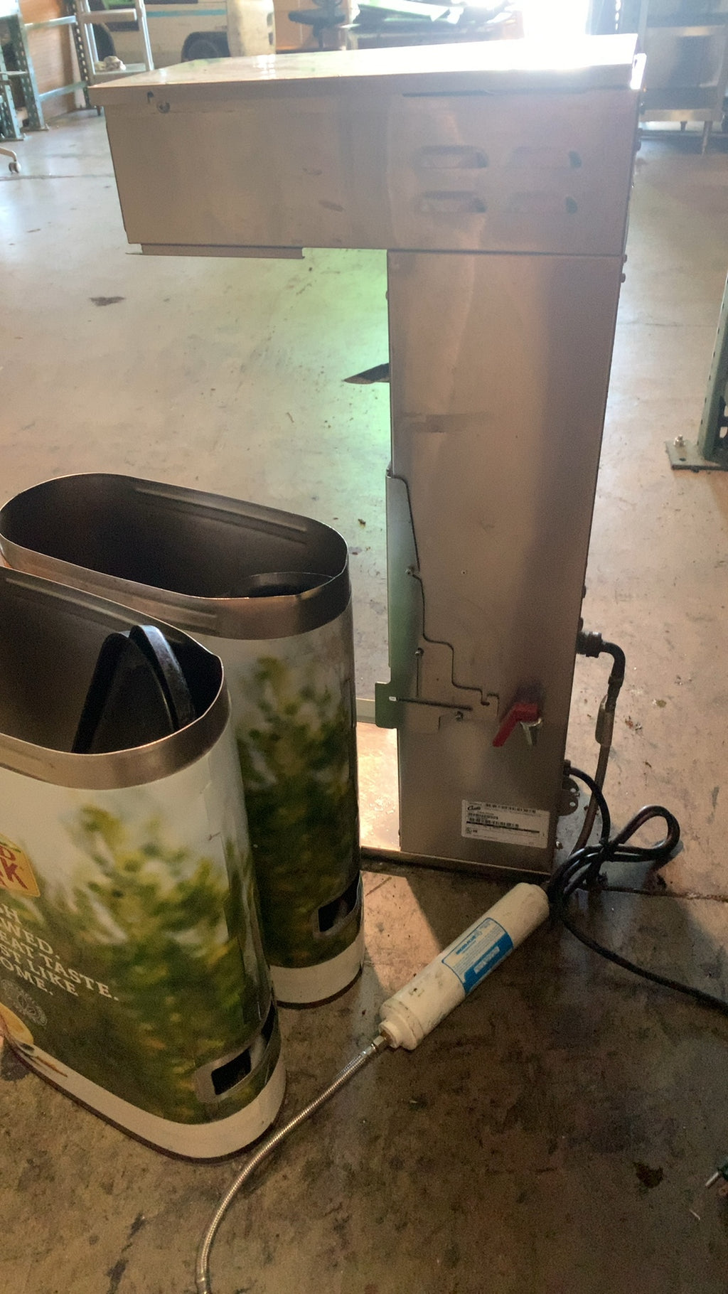 Wilbur Curtis Co., Inc. CBS10029 Commercial Automatic Tea Brewer Digital Controls 120V 1 Phase