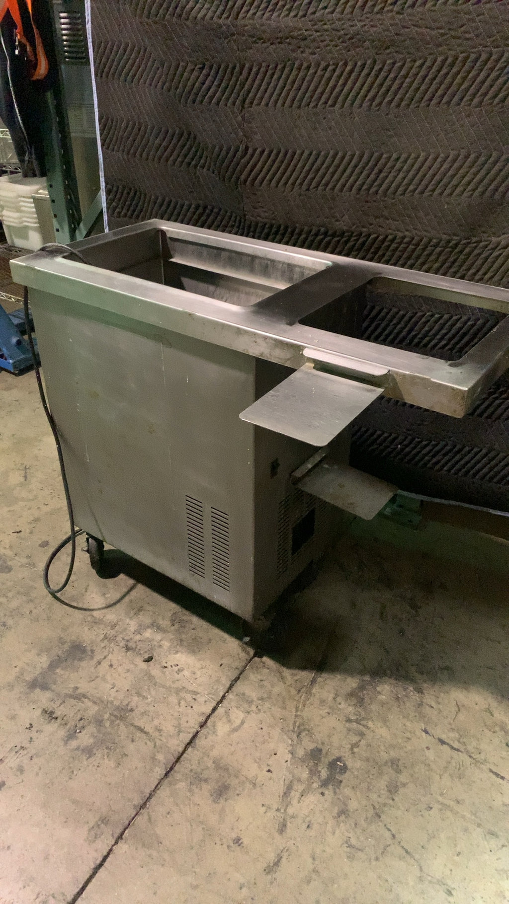 Wasserstrom CBR D452-03-41 Refrigerated Cold Well, Mobile Self-Contained Stainless Steel Construction 120V 1 Phase