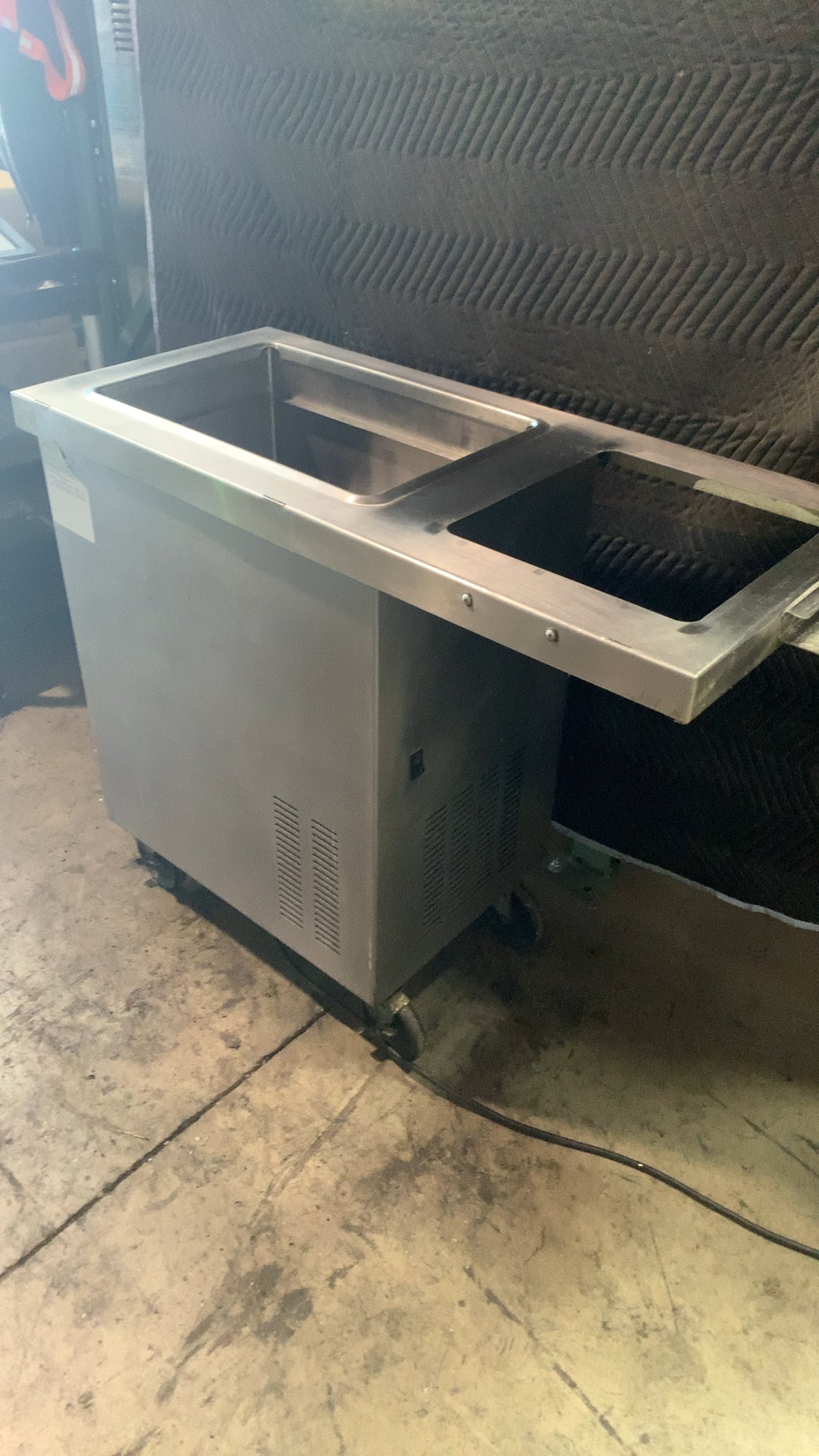 Wasserstrom CBR D452-03-41 Refrigerated Cold Well, Counter Unit Mobile Stainless Steel