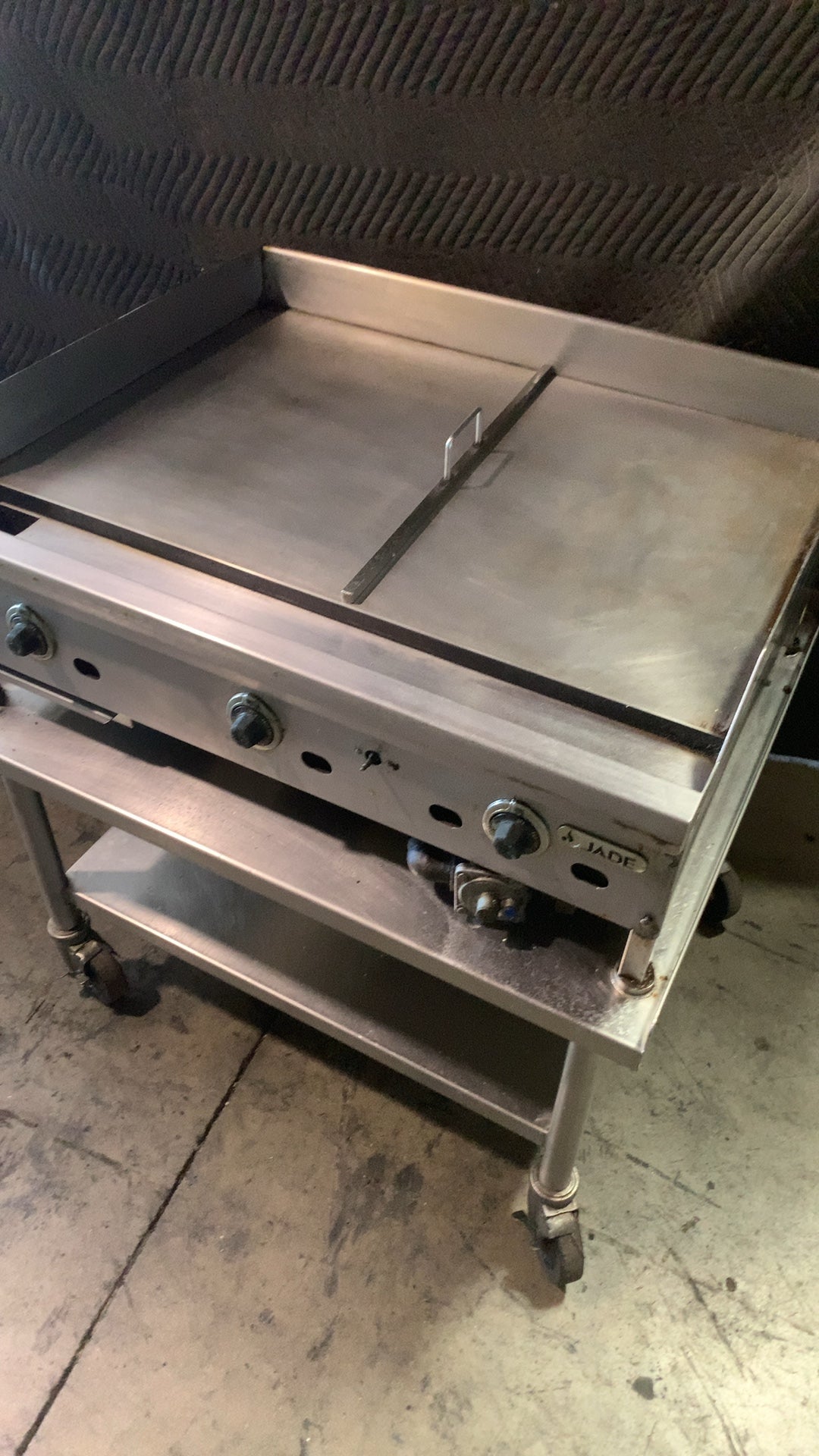 Jade JGRT-36 Griddle, Gas On Wheeled Stand 3 Burners