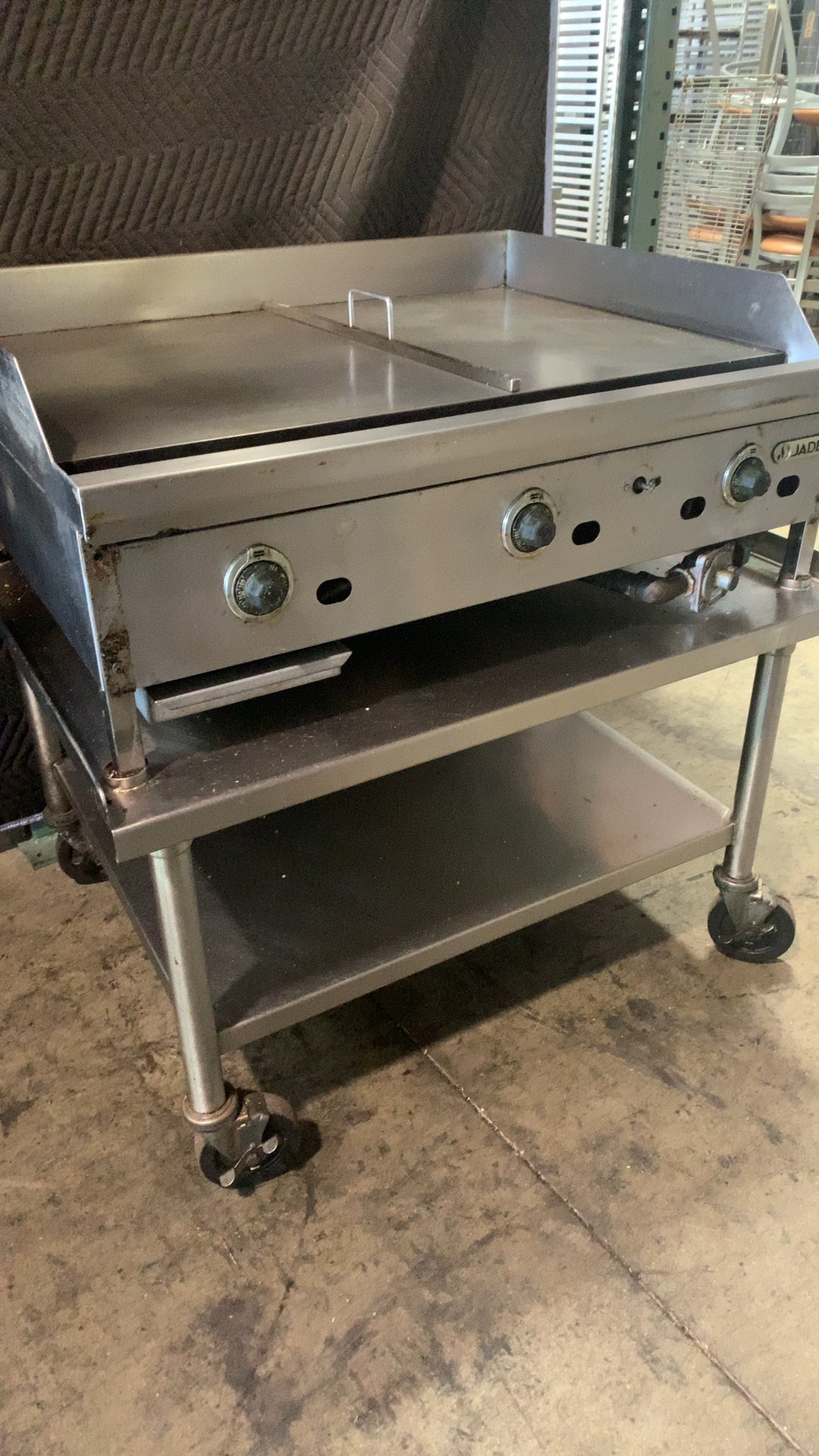 Jade JGRT-36 Griddle, Gas On Wheeled Stand 3 Burners