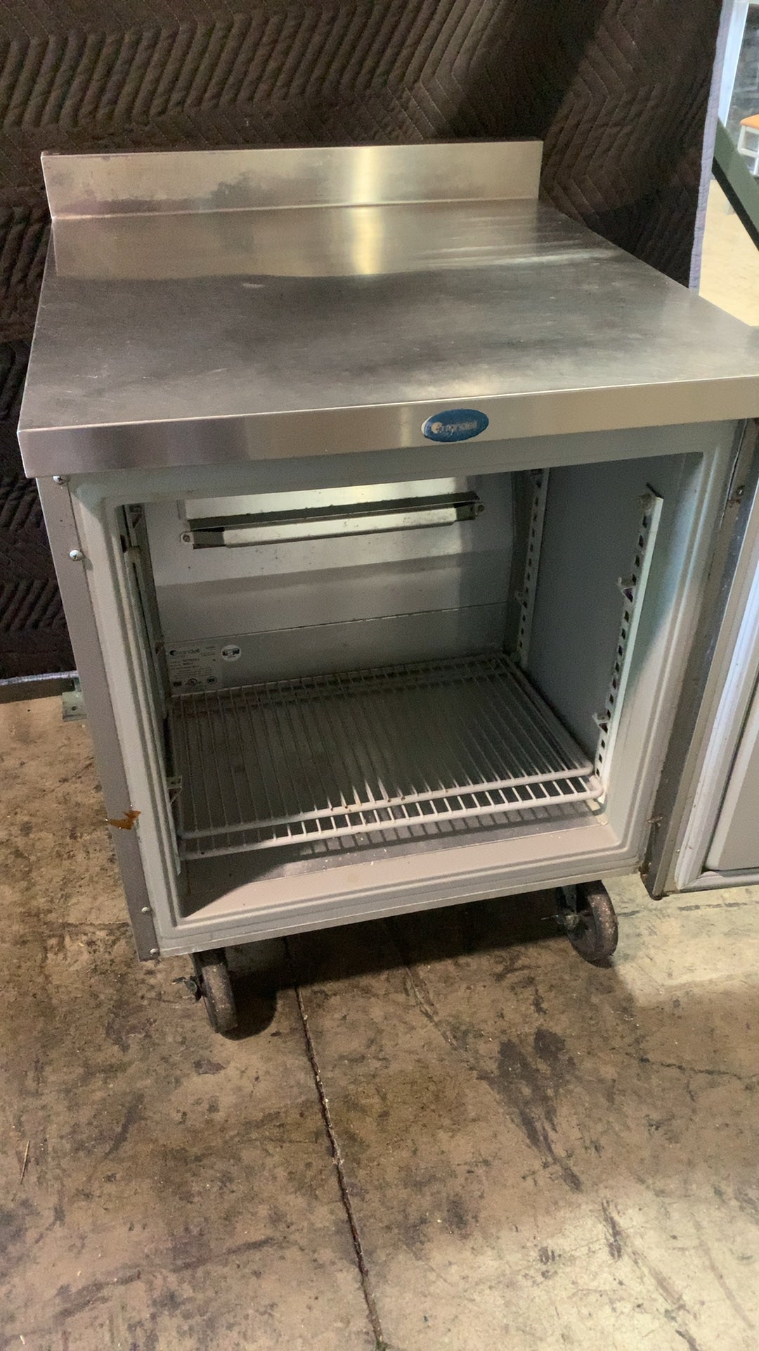 Randell 9402-7 Refrigerator, Worktop Self-Contained Back-Mount 115 Volts 5.8 Amps