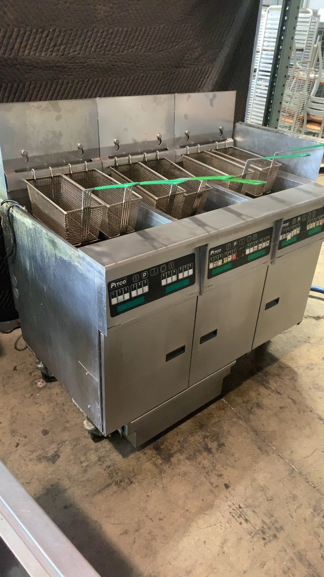 Pitco SGH50 Fryer, Triple Gas Deep Fryer Automatic Controls 50 lb Capacity per well 80000 BTU/h 115V