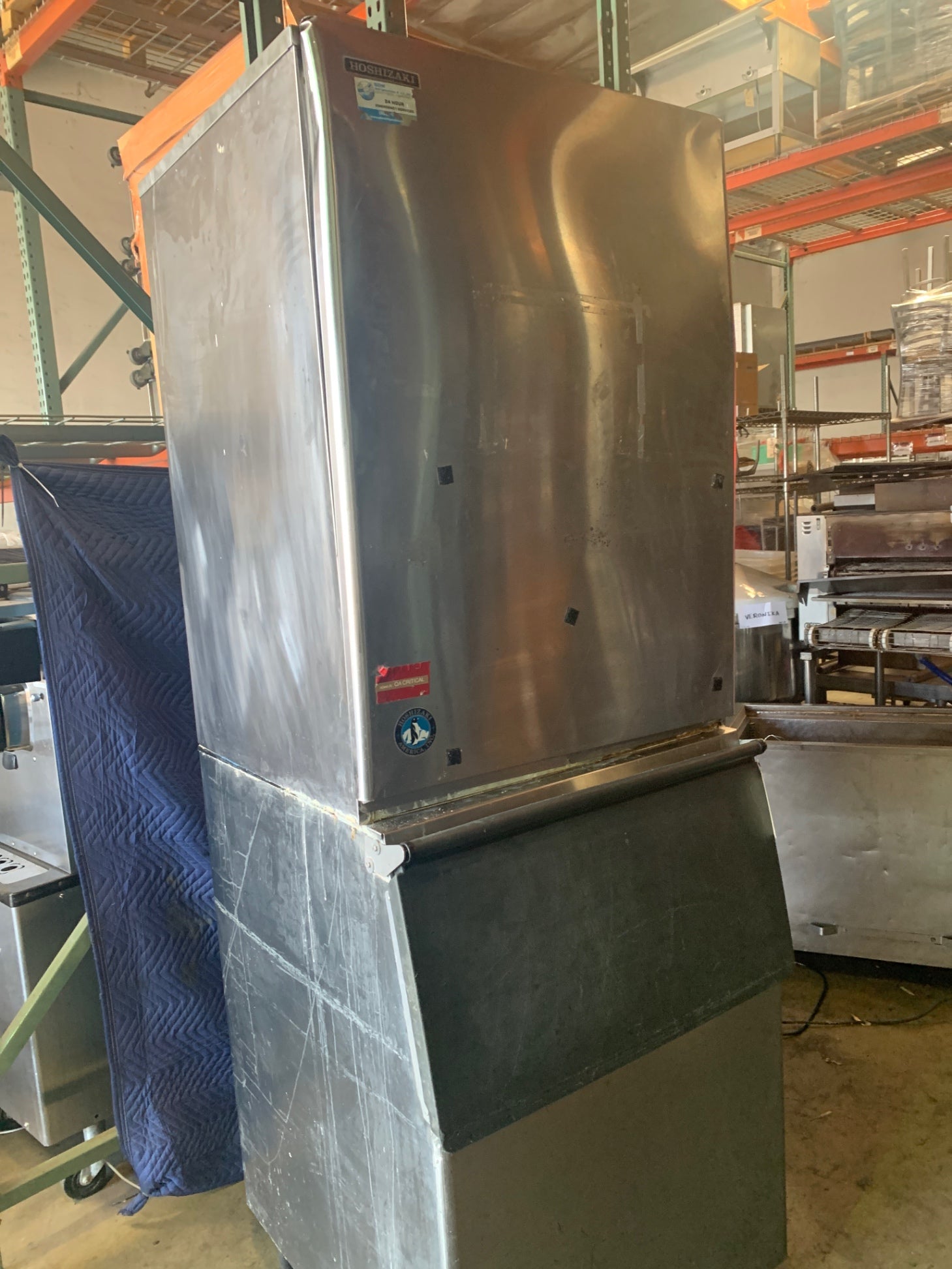 Hoshizaki KM-1601MRH Commercial, Modular Ice Maker 208-230V R-404A Refrigerant with B-500F Ice Storage Bin
