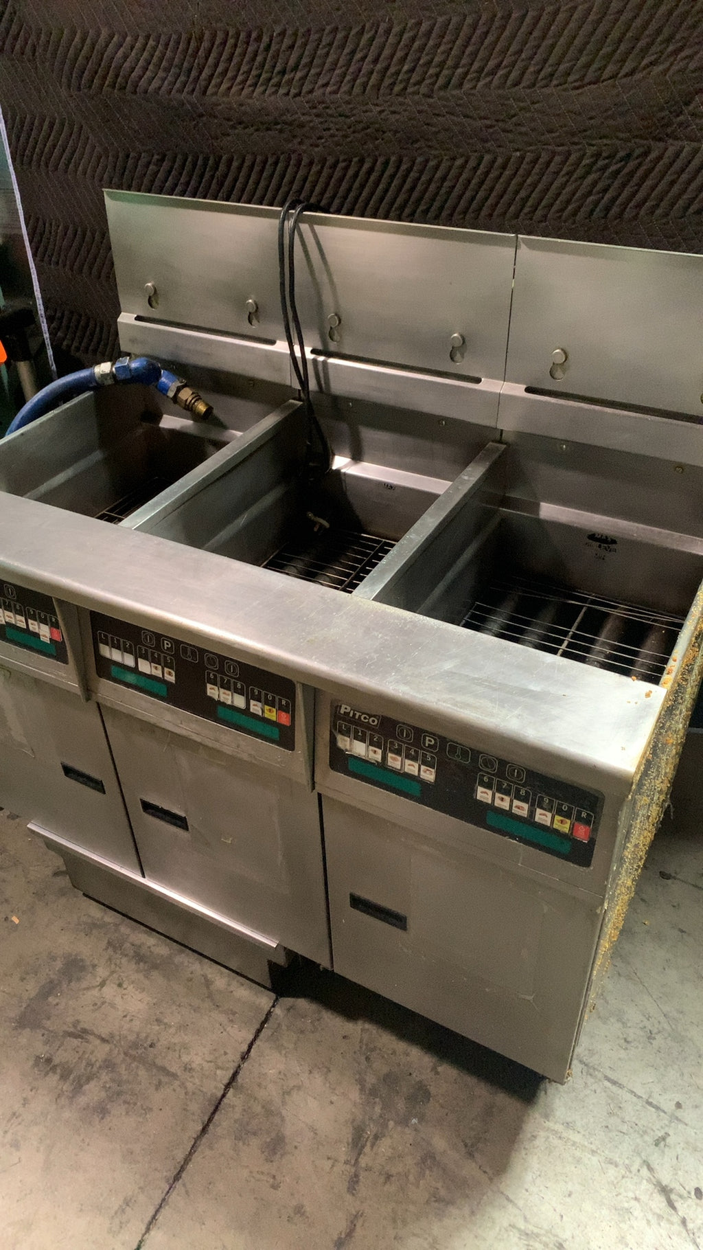 Pitco SGH50 Fryer, Triple Vat Commercial Gas Integrated Filtration Stainless Steel Construction 115V Electric Ignition