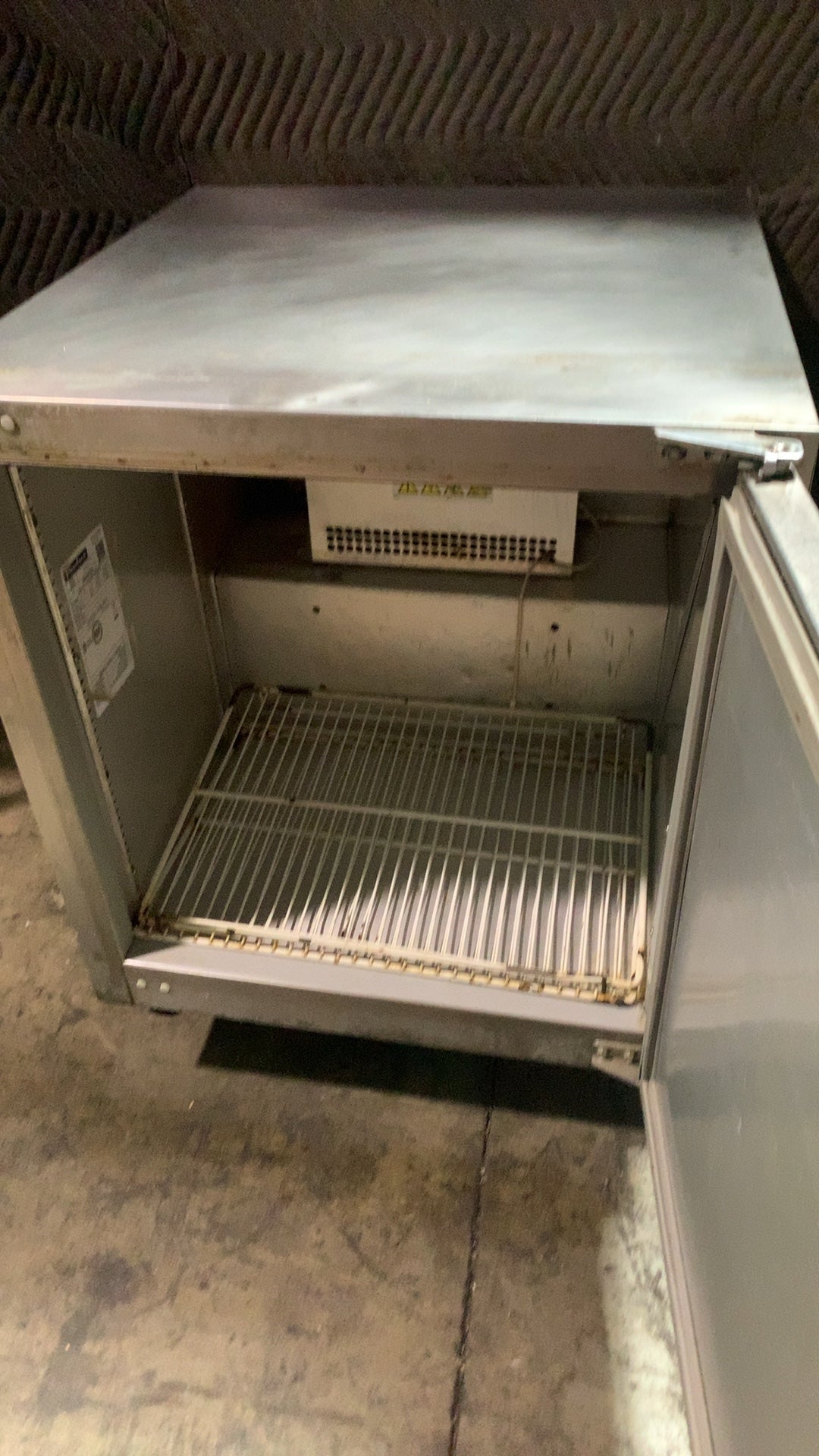 Traulsen ULT27-R Refrigerator, Under Counter 115V NSF Certified