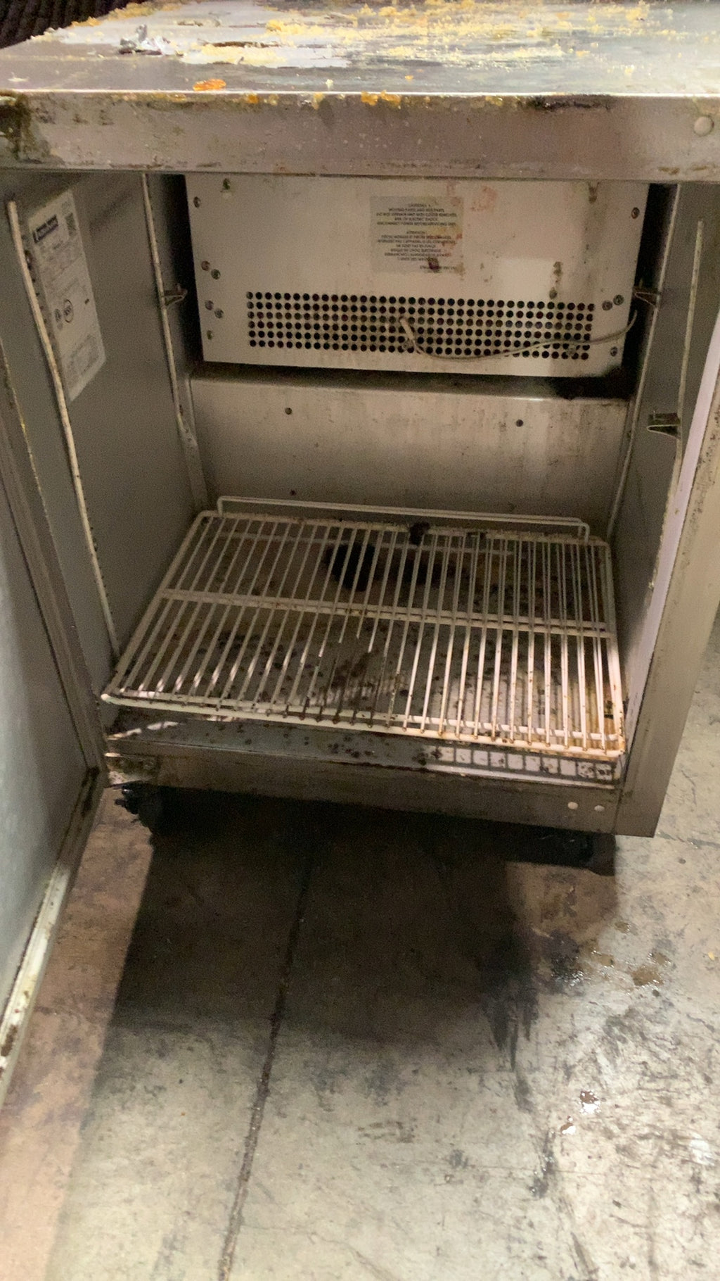 Traulsen ULT27-R Refrigerator, Undercounter Single Door Stainless Steel