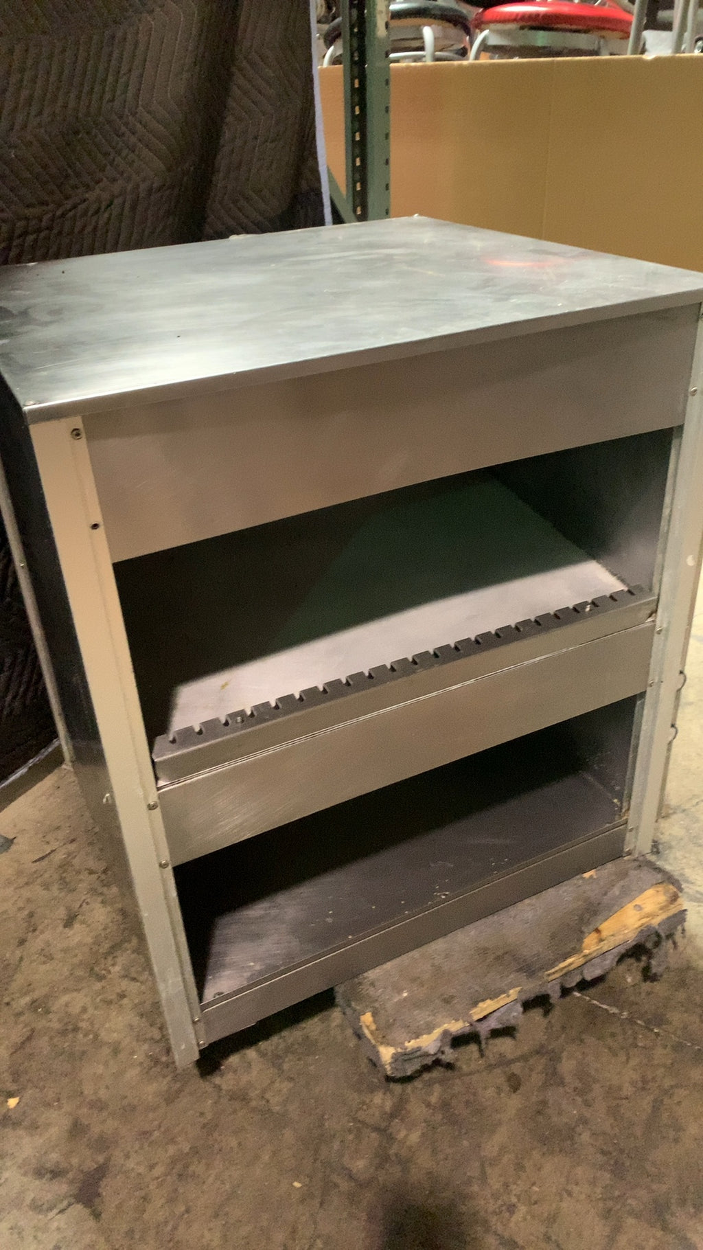 Counter Top Hot Holding Unit. Bottom/Top Heat Controls