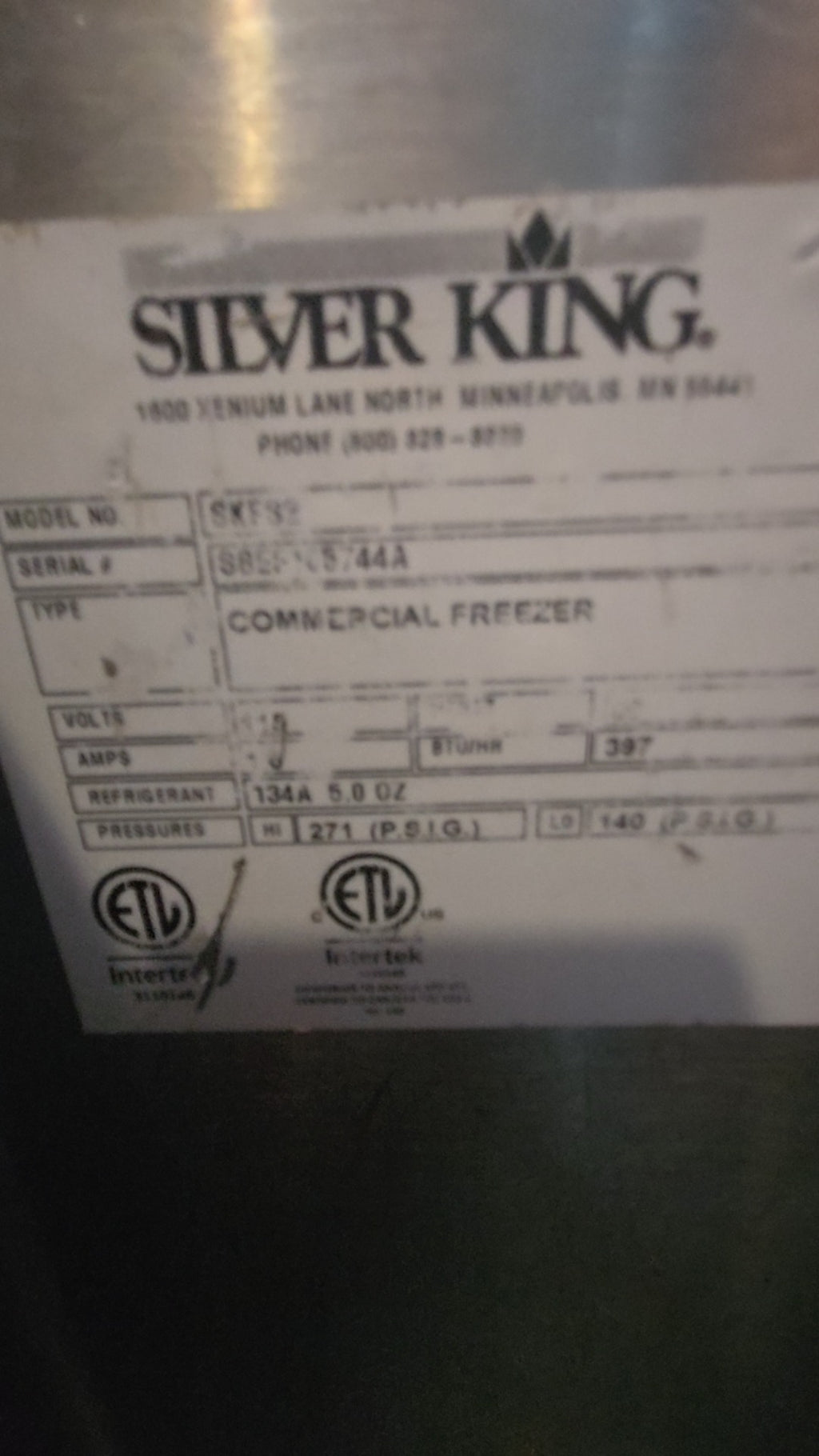 Silver King SKFS9 Commercial Freezer 115 Volts 1.6 Amps R-134A Refrigerant On Casters