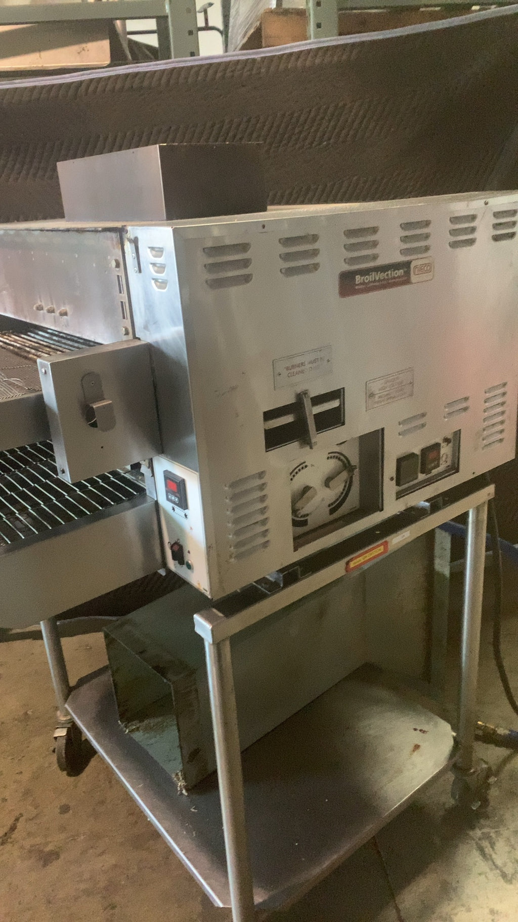 NIECO JF714G Conveyor Broiler, Gas Natural Gas 220V 1PH BroilVection