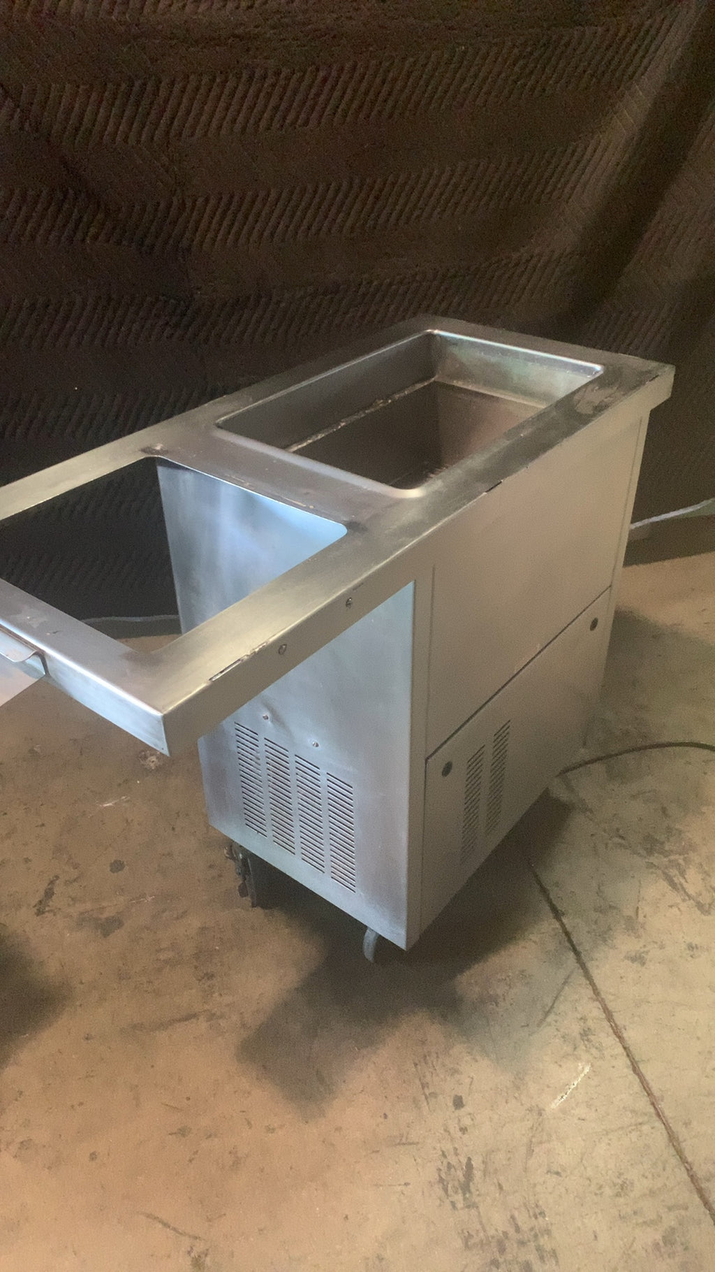 Wasserstrom 100 GEN Refrigerated Cold Well, Mobile Stainless Steel Single Pan On Casters