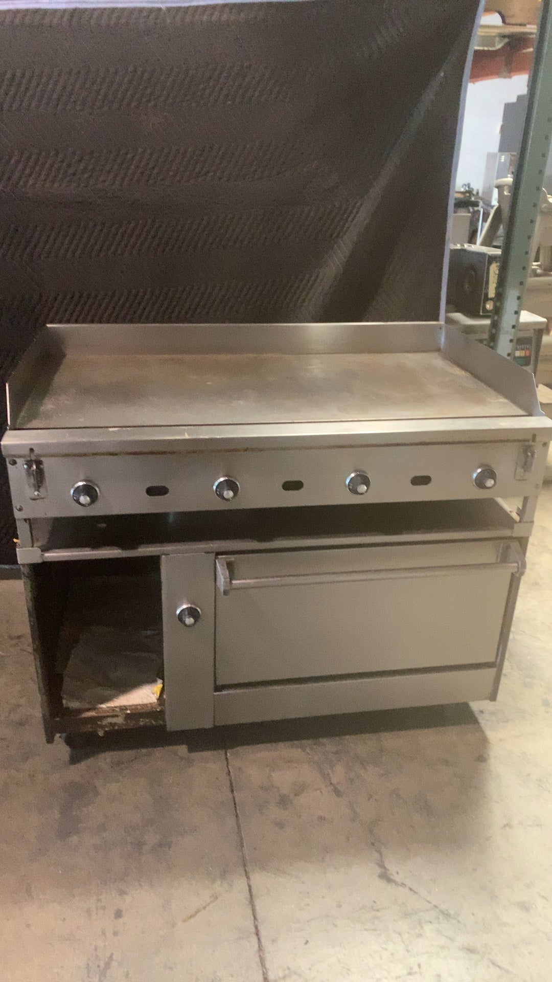 Jade Range JGR-48-OV Griddle Range, Commercial, With Oven Base 4 Burner Controls