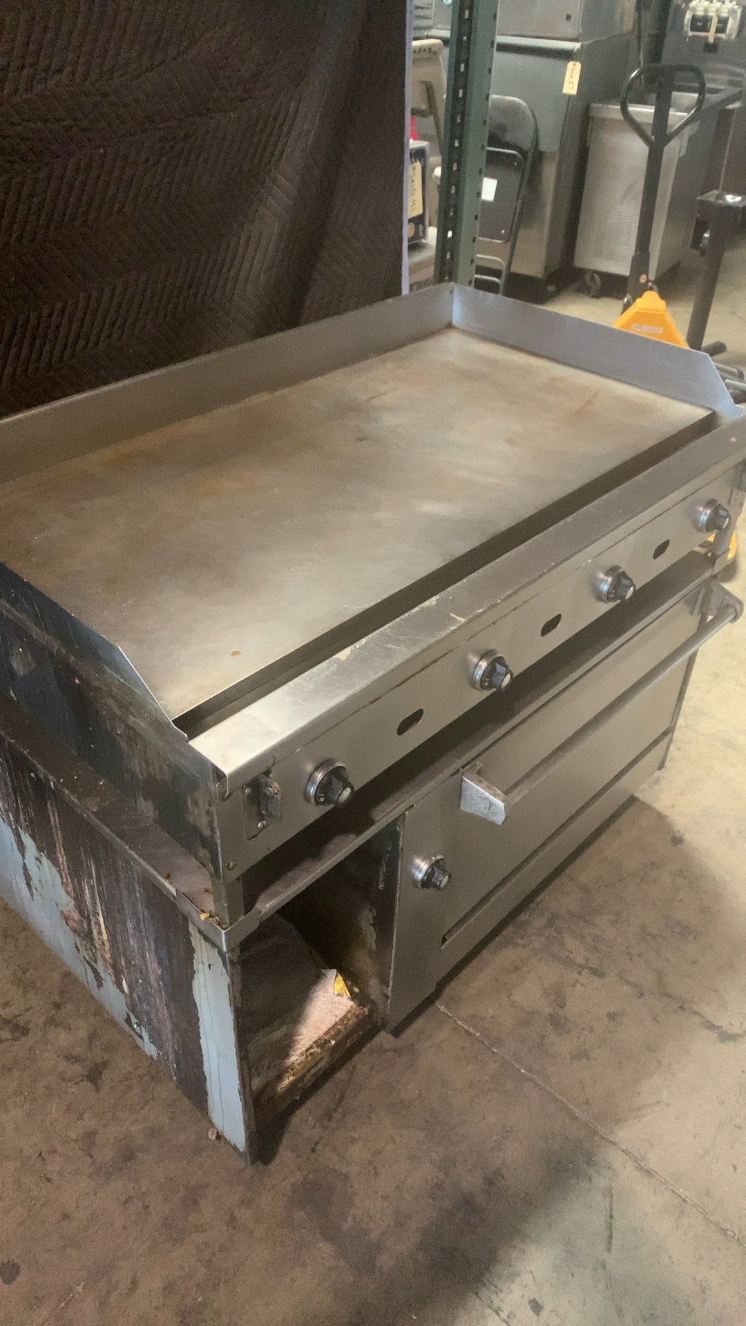 Jade Range JGR-48-OV Griddle Range, Commercial, With Oven Base 4 Burner Controls