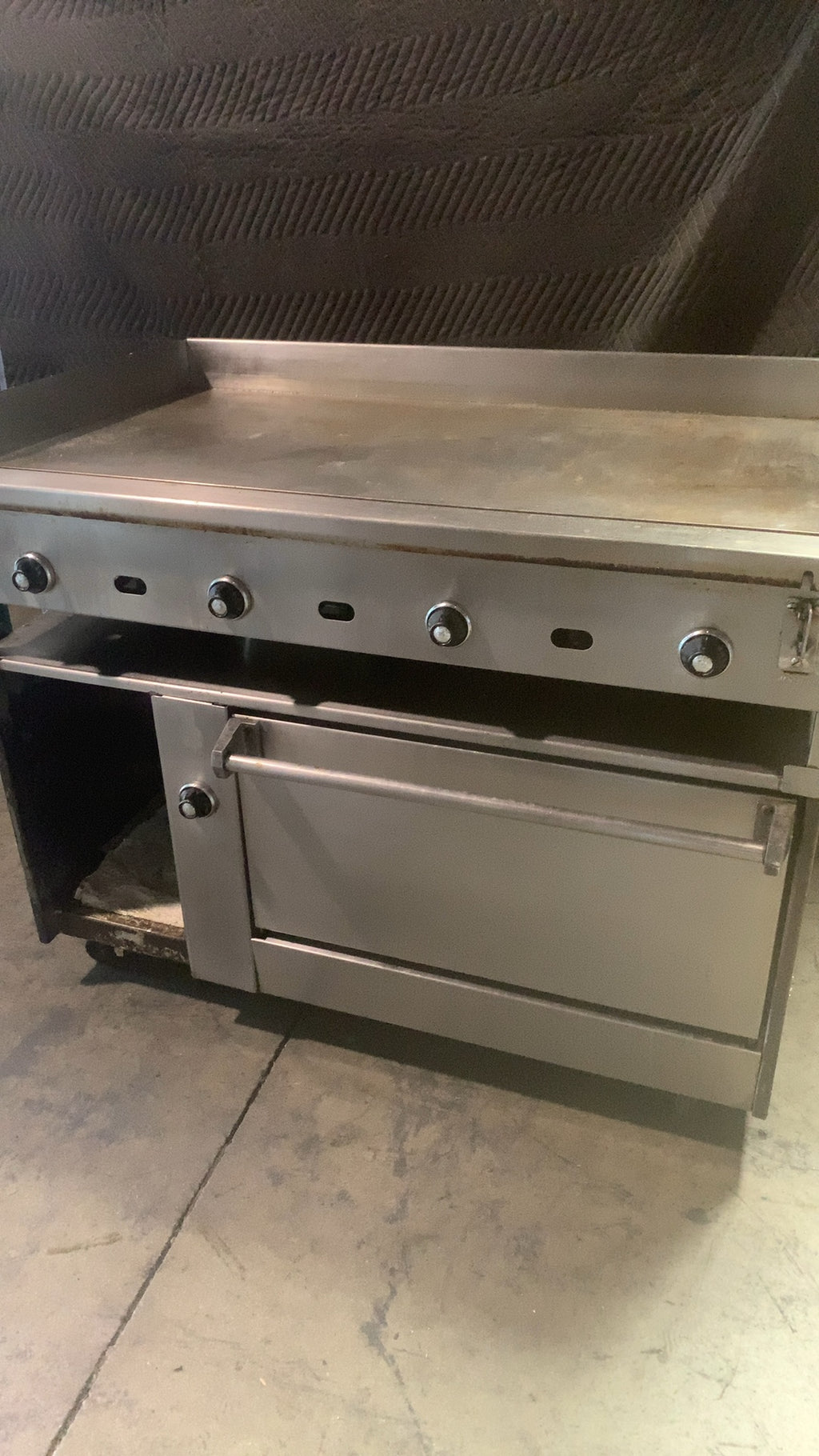 Jade Range JGR-48-OV Griddle Range, Commercial, With Oven Base 4 Burner Controls