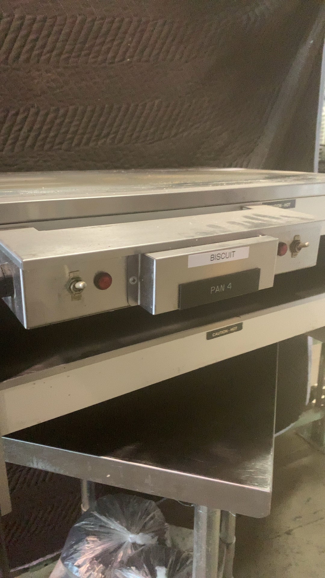 Hatco HDW-2920D Heated Display Warmer, Double Shelf Countertop 208V 1 Phase