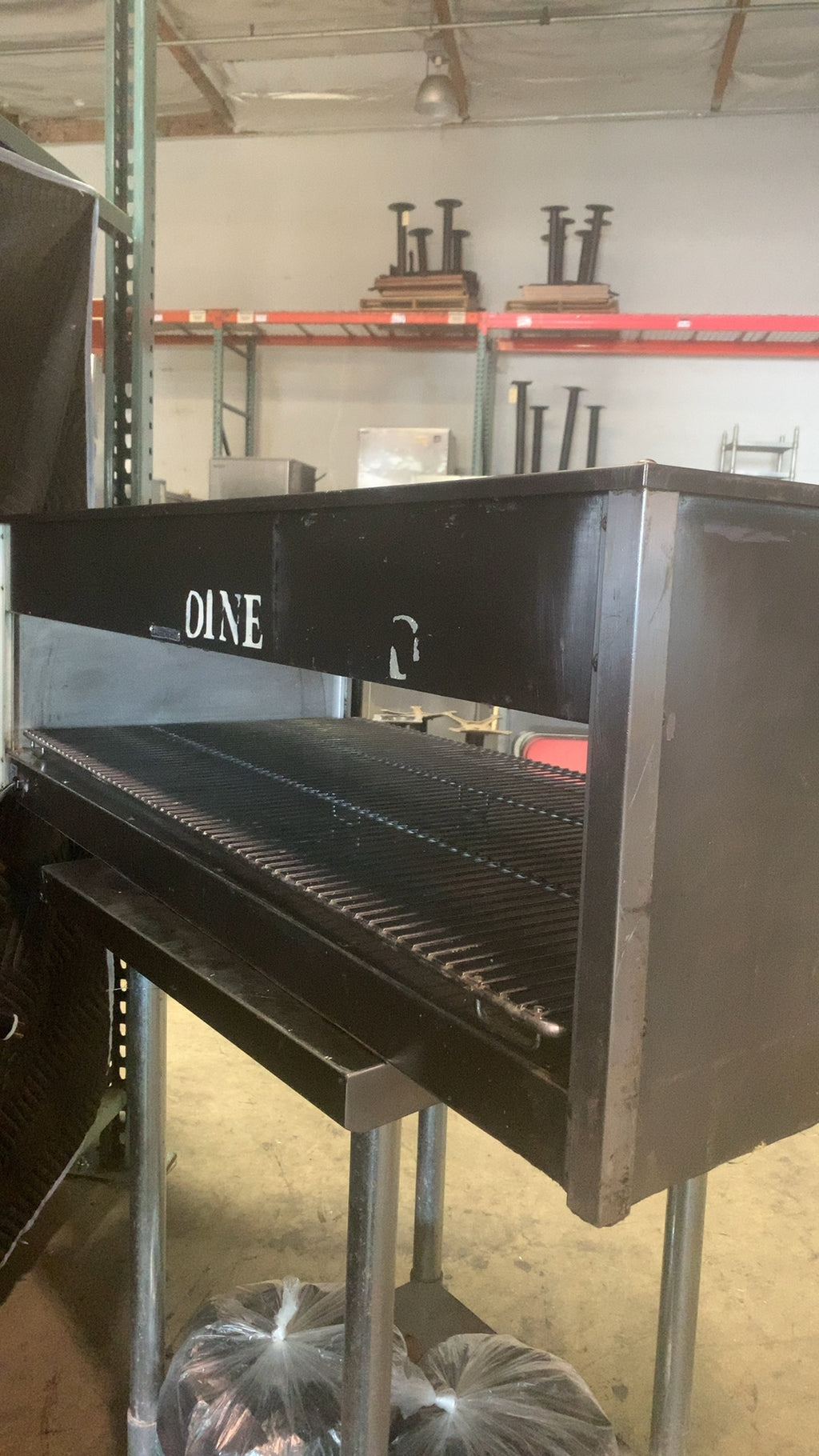 PTW-Series Pass-Through Warmer, Commercial Top and Bottom Heat Controls Multiple Racks