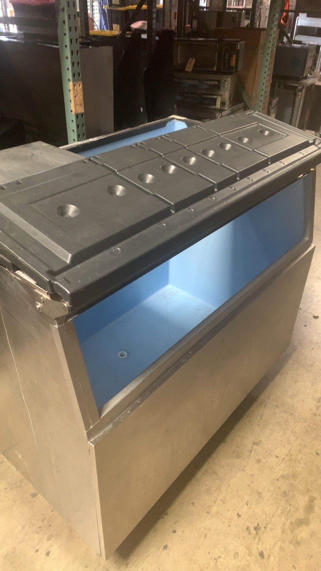 Hoshizaki B-900SF Ice Storage Bin Hinged Top Blue Lined Interior