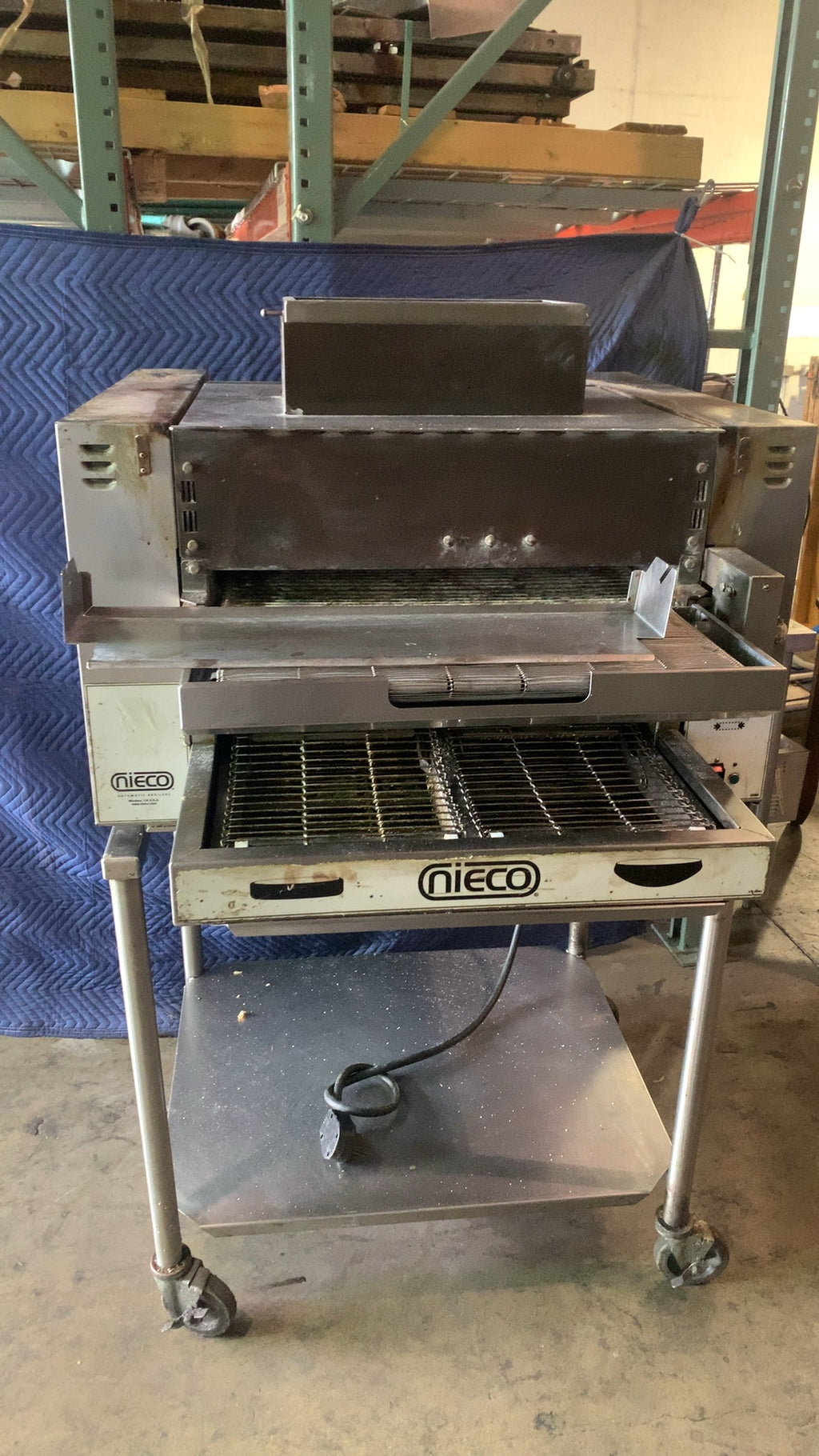 NIECO JF14G Conveyor Broiler, Natural Gas 220V 1PH 12AMP with Wheels