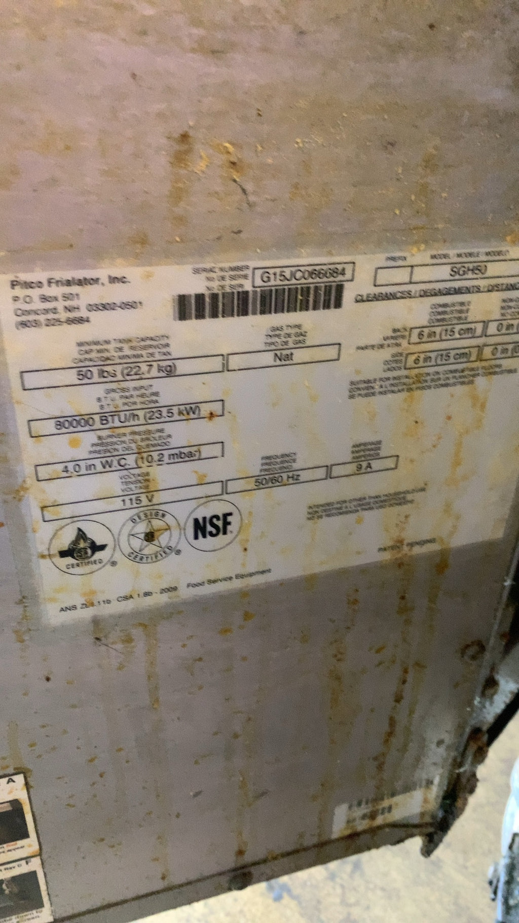 Pitco SGH50 Deep Fryer, Triple Vat, Natural Gas 80000 BTU/h 115V 9A On Wheels