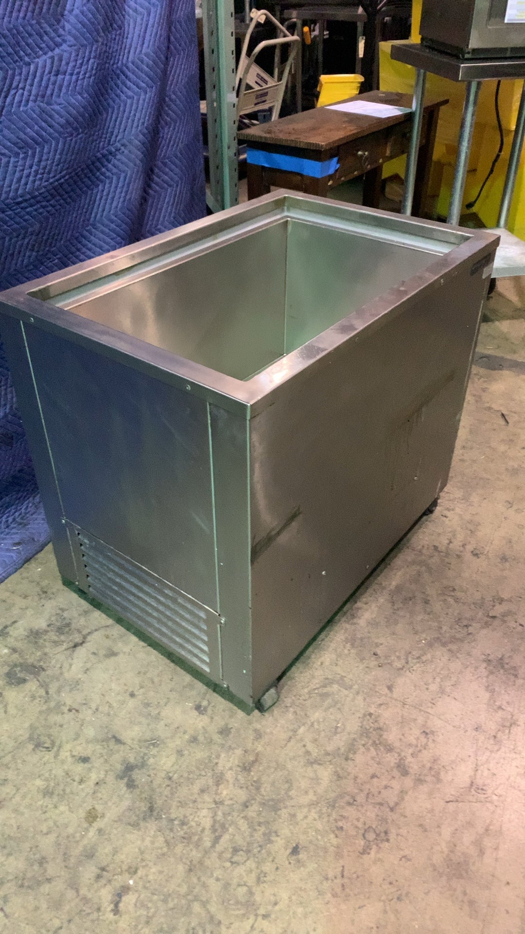Wasserstrom DCS Group Series Cold Well, Refrigerated Open Top Stainless Steel, On Casters, With Drain