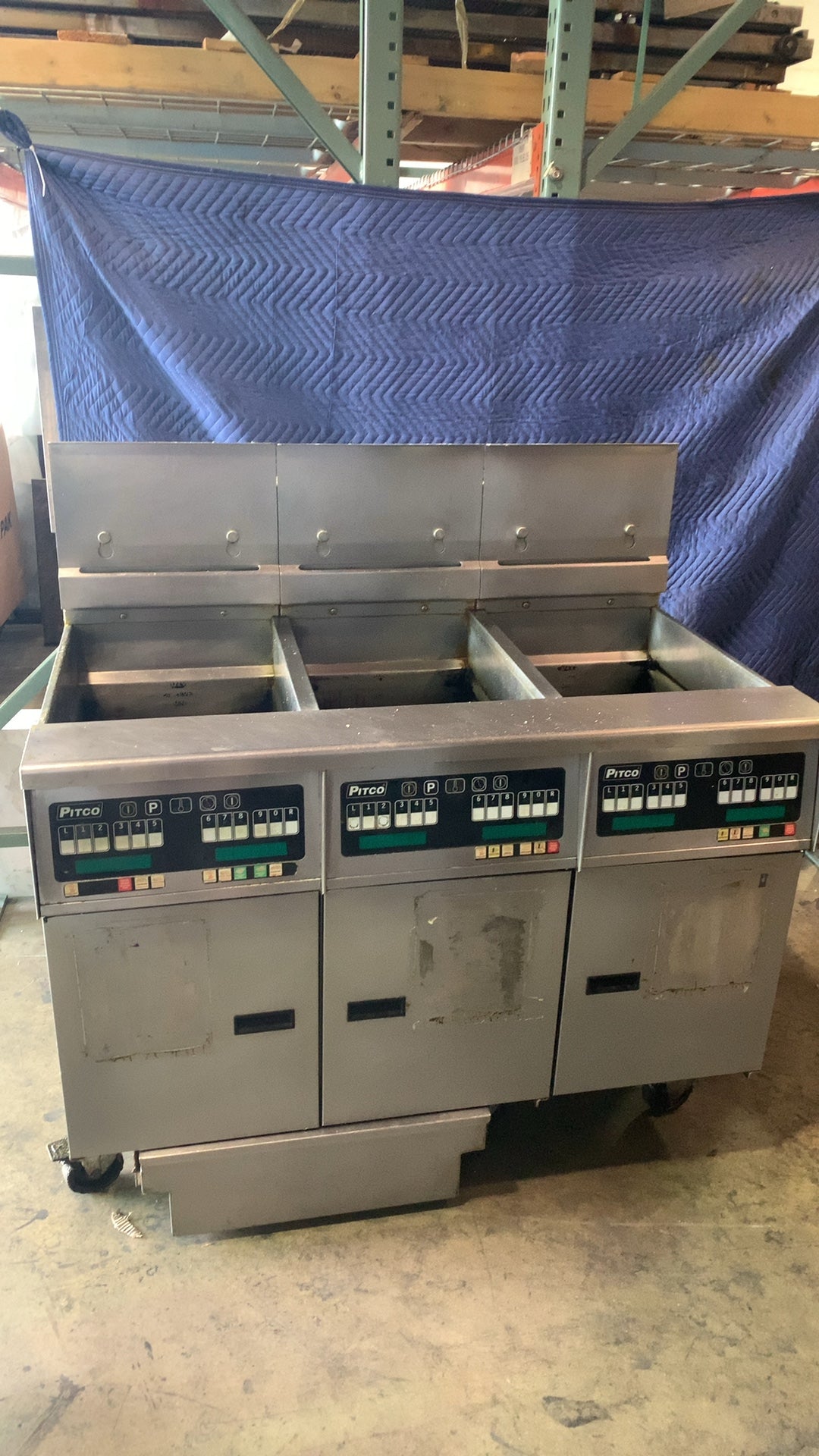 Pitco SGH50 Deep Fryer, Triple Vat, Gas Automatic Filtration Digital Controls