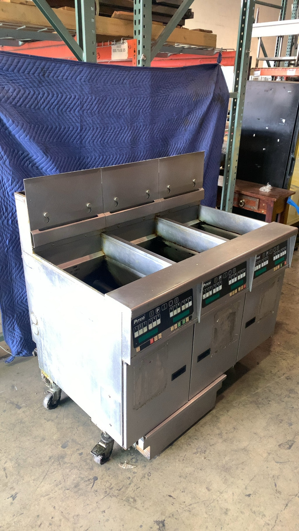 Pitco SGH50 Deep Fryer, Triple Vat, Gas Automatic Filtration Digital Controls
