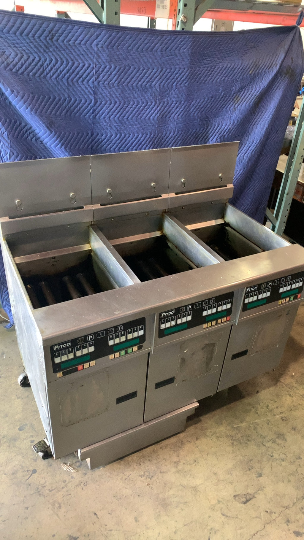 Pitco SGH50 Deep Fryer, Triple Vat, Gas Automatic Filtration Digital Controls