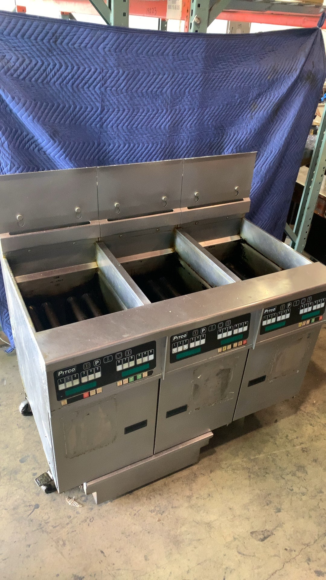 Pitco SGH50 Deep Fryer, Triple Vat, Gas Automatic Filtration Digital Controls