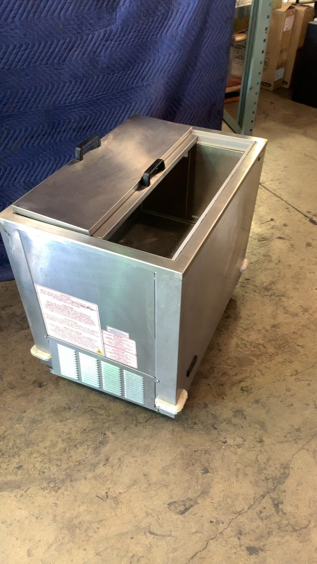 Silver King SKFM34-ELUSS Commercial Freezer, Chest Style 120V