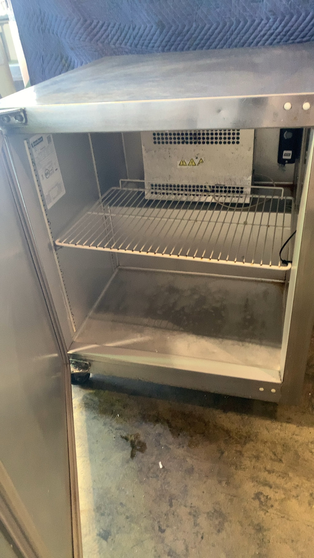 Traulsen UHT27-L Refrigerator, Under Counter 1 Solid Swing Door, 1 Wire Shelf, Electric