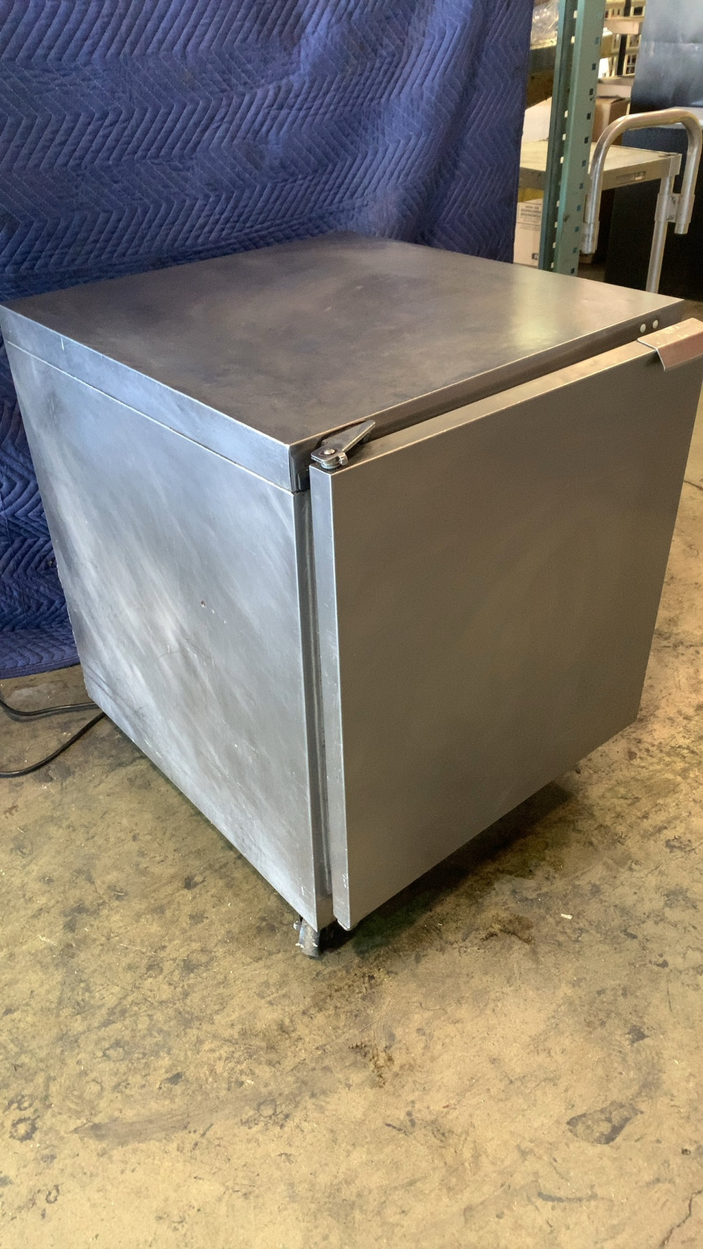 Traulsen UHT27-L Refrigerator, Under Counter 1 Solid Swing Door, 1 Wire Shelf, Electric