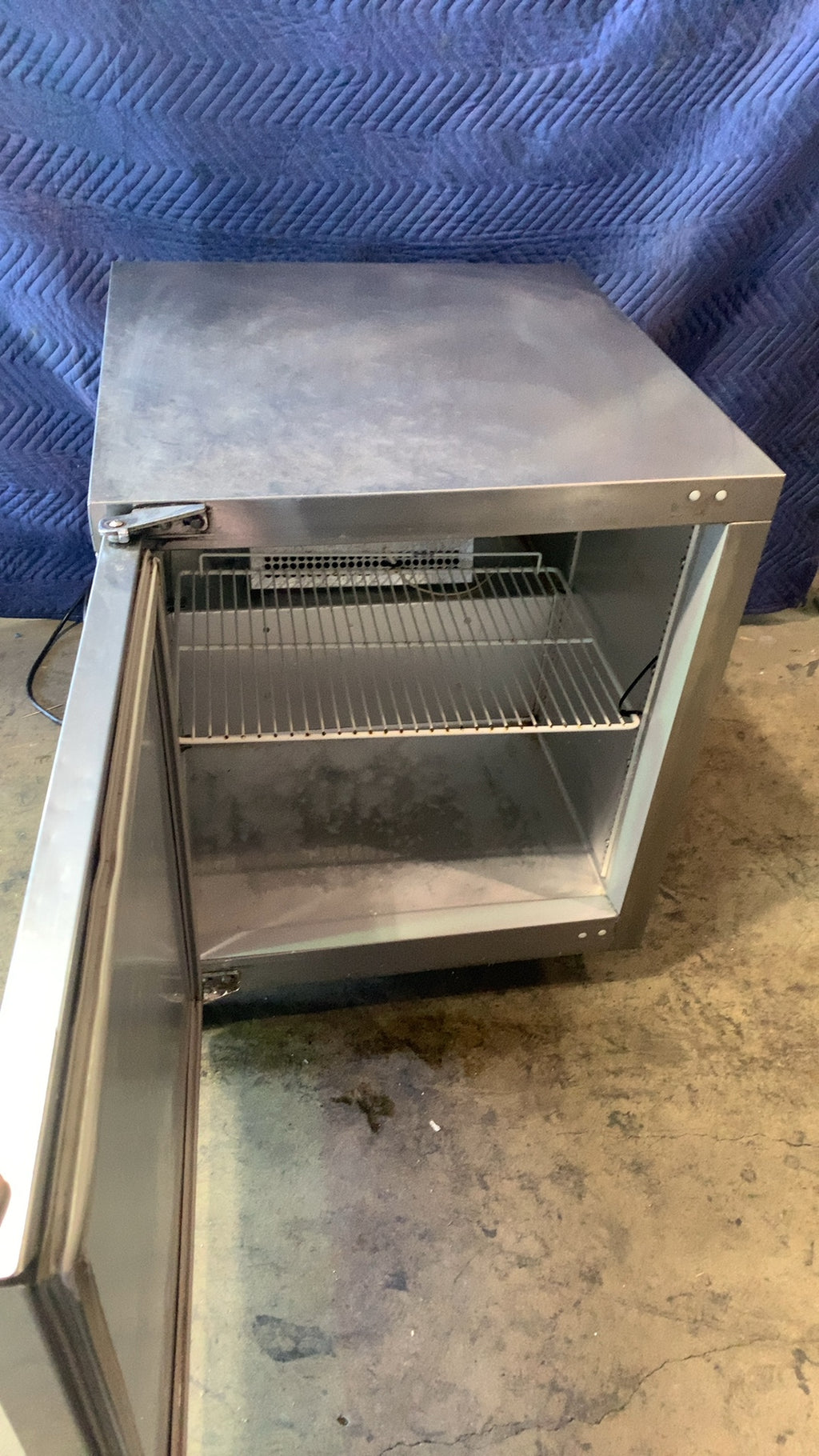 Traulsen UHT27-L Refrigerator, Under Counter 1 Solid Swing Door, 1 Wire Shelf, Electric