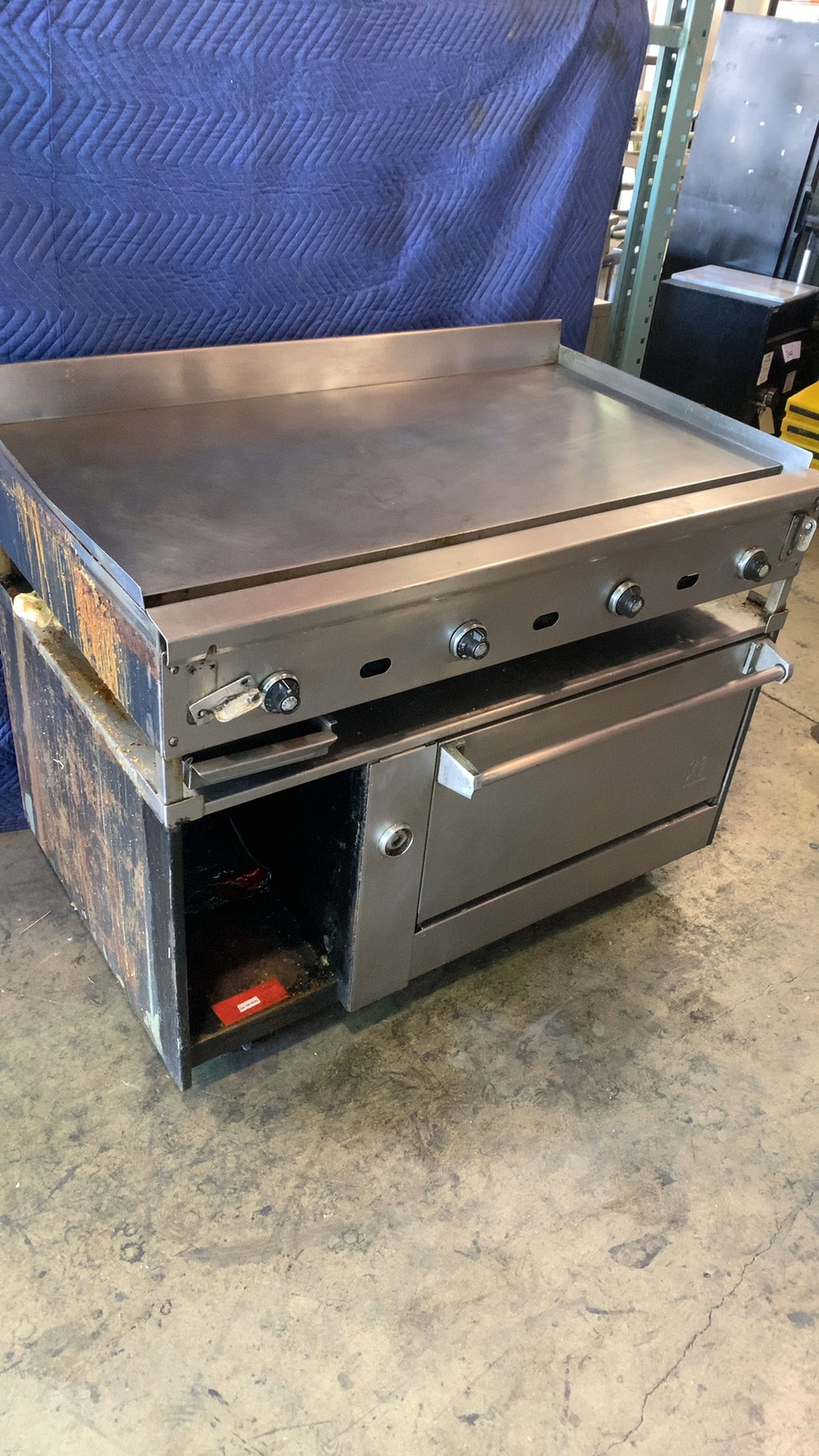Jade Range Commercial Griddle Range Oven Commercial Range, Griddle Top, Oven Base 4 Griddle Controls
