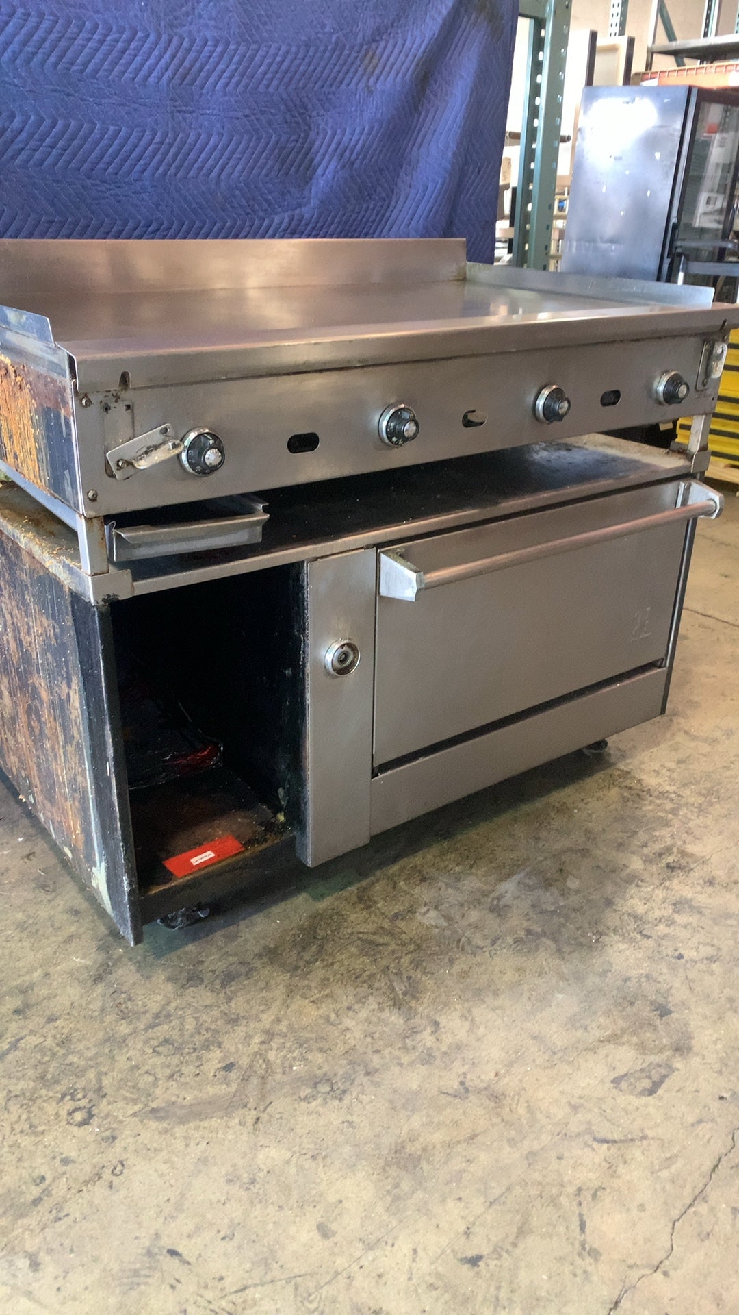 Jade Range Commercial Griddle Range Oven Commercial Range, Griddle Top, Oven Base 4 Griddle Controls