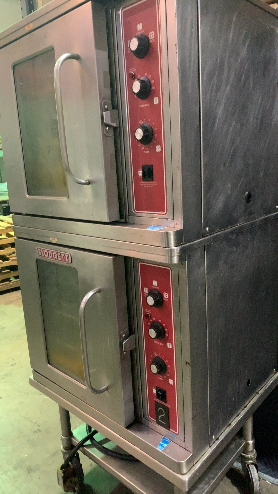 BLODGETT Mark V Convection Oven, Double Deck 2 Glass Swing Doors Electric On Casters