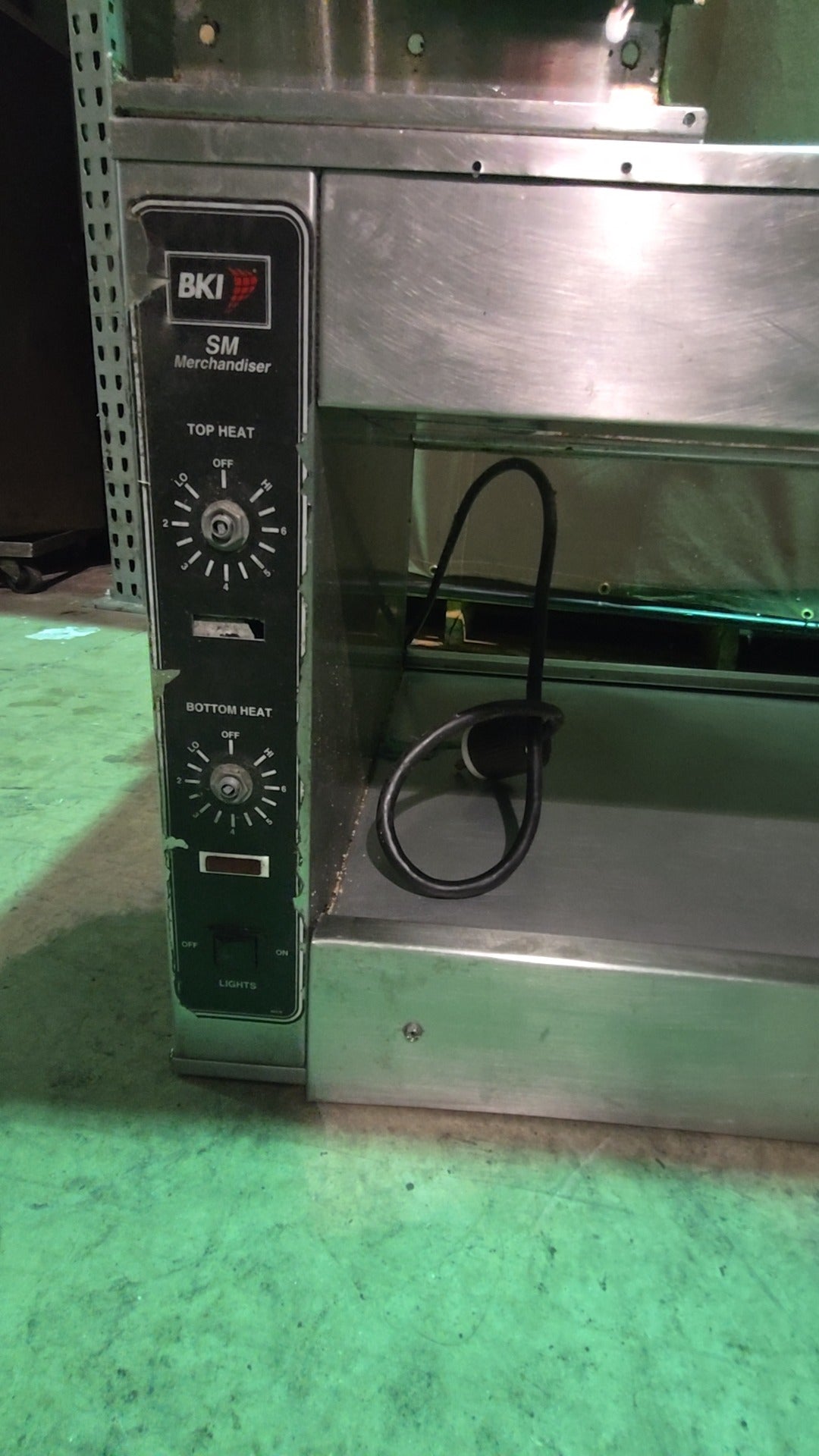 BKI SM Merchandiser Heated Merchandiser, Countertop Top And Bottom Heat Lights
