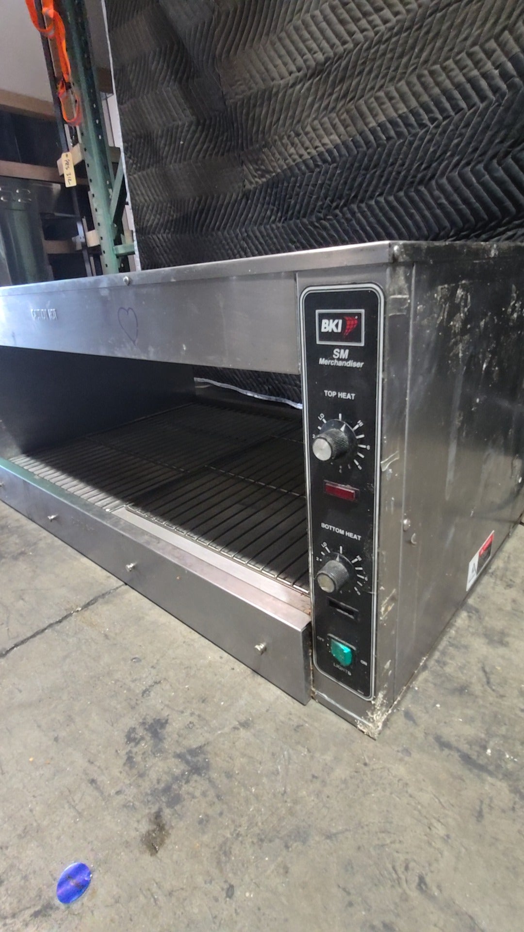 BKI SM Merchandiser Heated Merchandiser, Countertop Top And Bottom Heat Lights