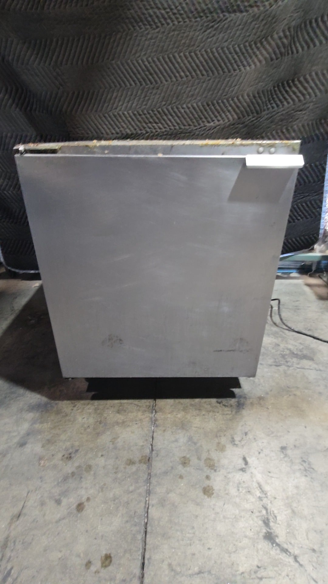 Traulsen ULT27-L Undercounter Refrigerator