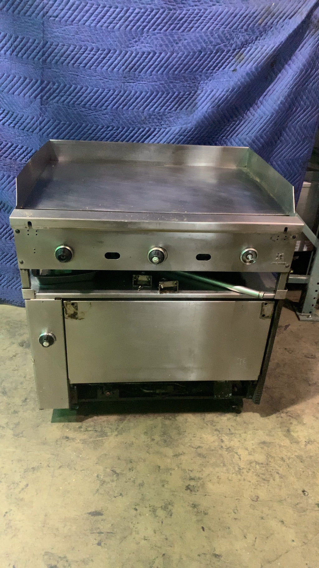 JR Range 36 Commercial Griddle, with Oven Base 3 Burners Gas Powered