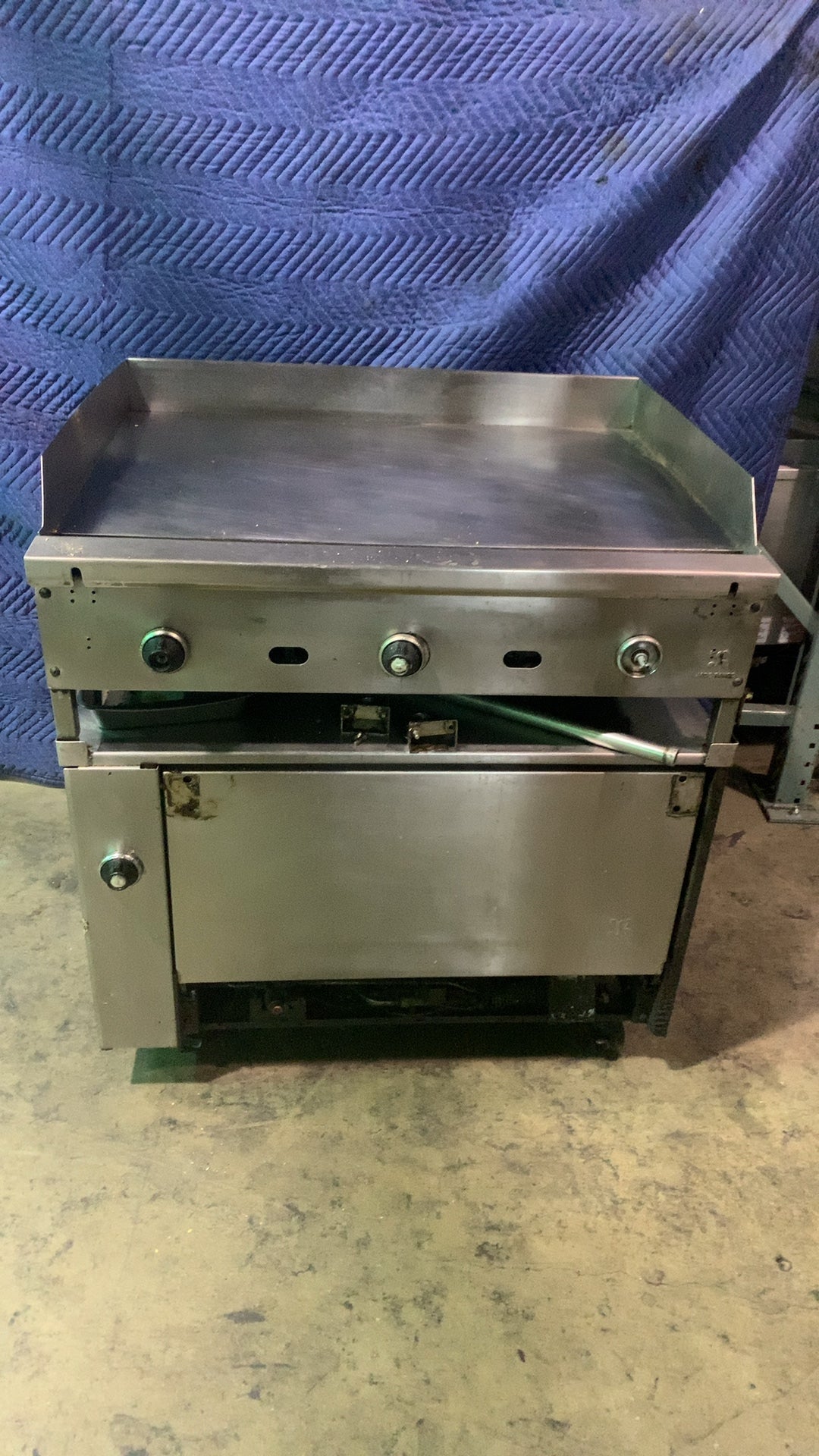 JR Range 36 Commercial Griddle, with Oven Base 3 Burners Gas Powered